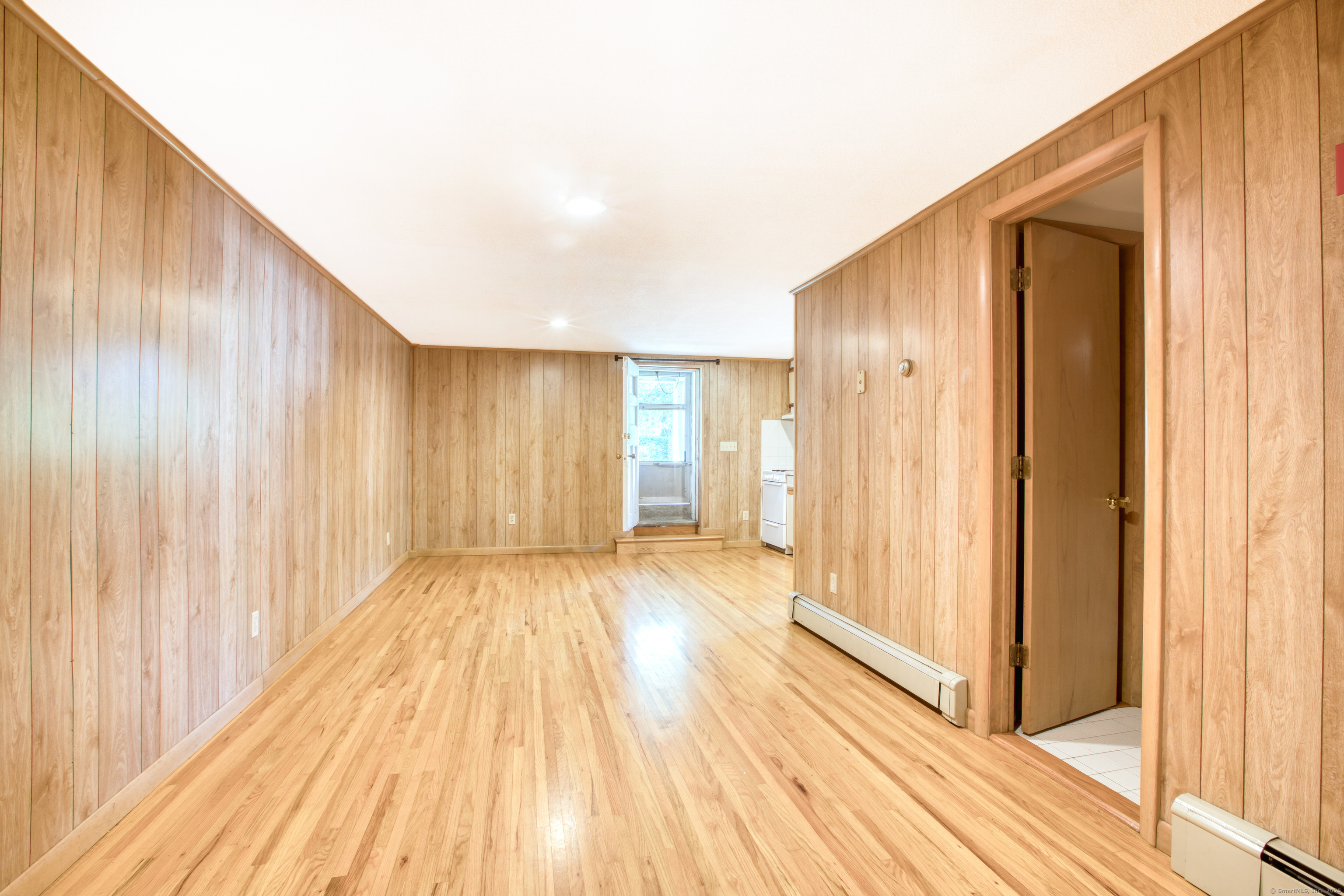 126 Pemberwick Road Right Side