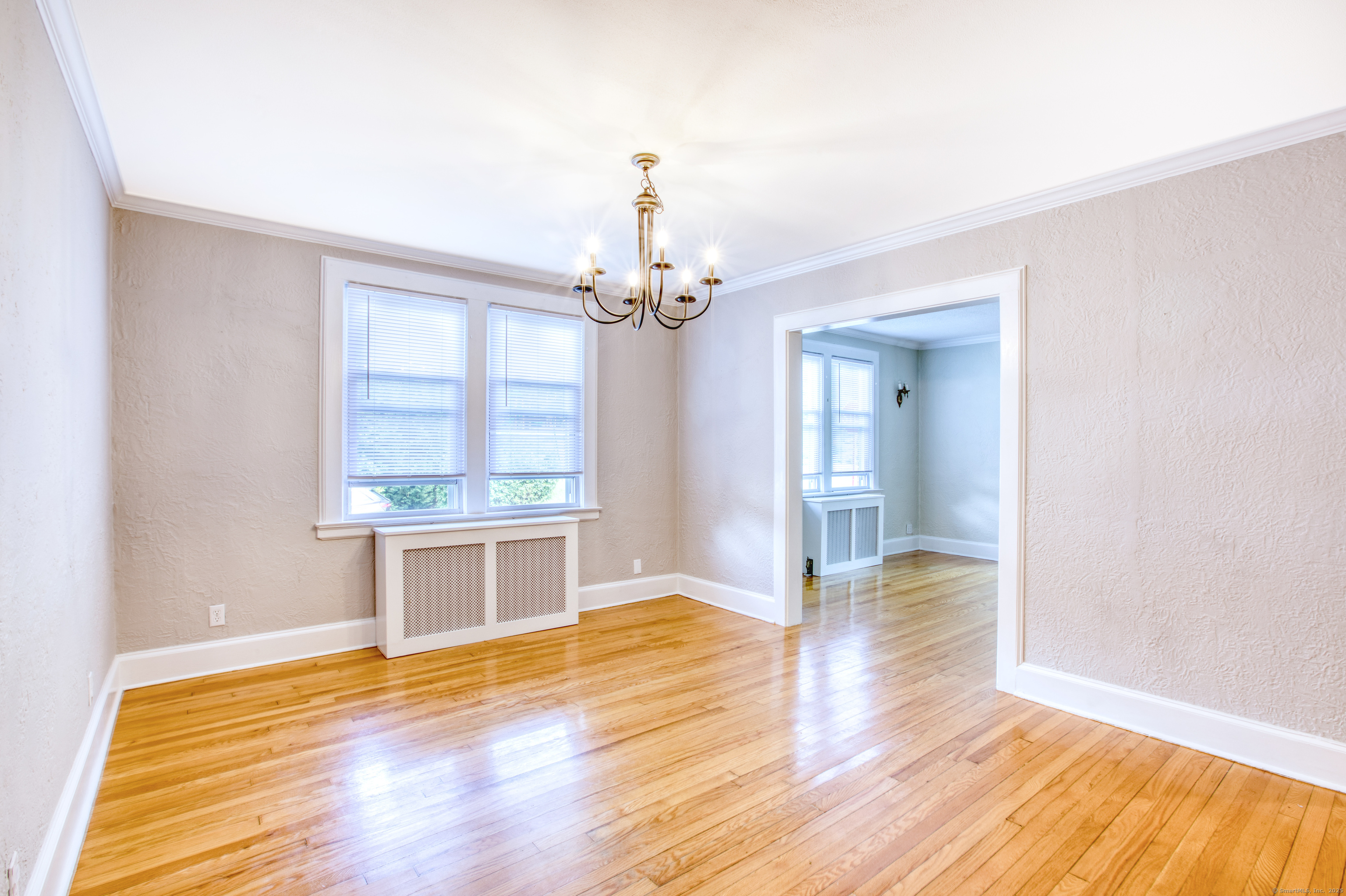 126 Pemberwick Road Right Side