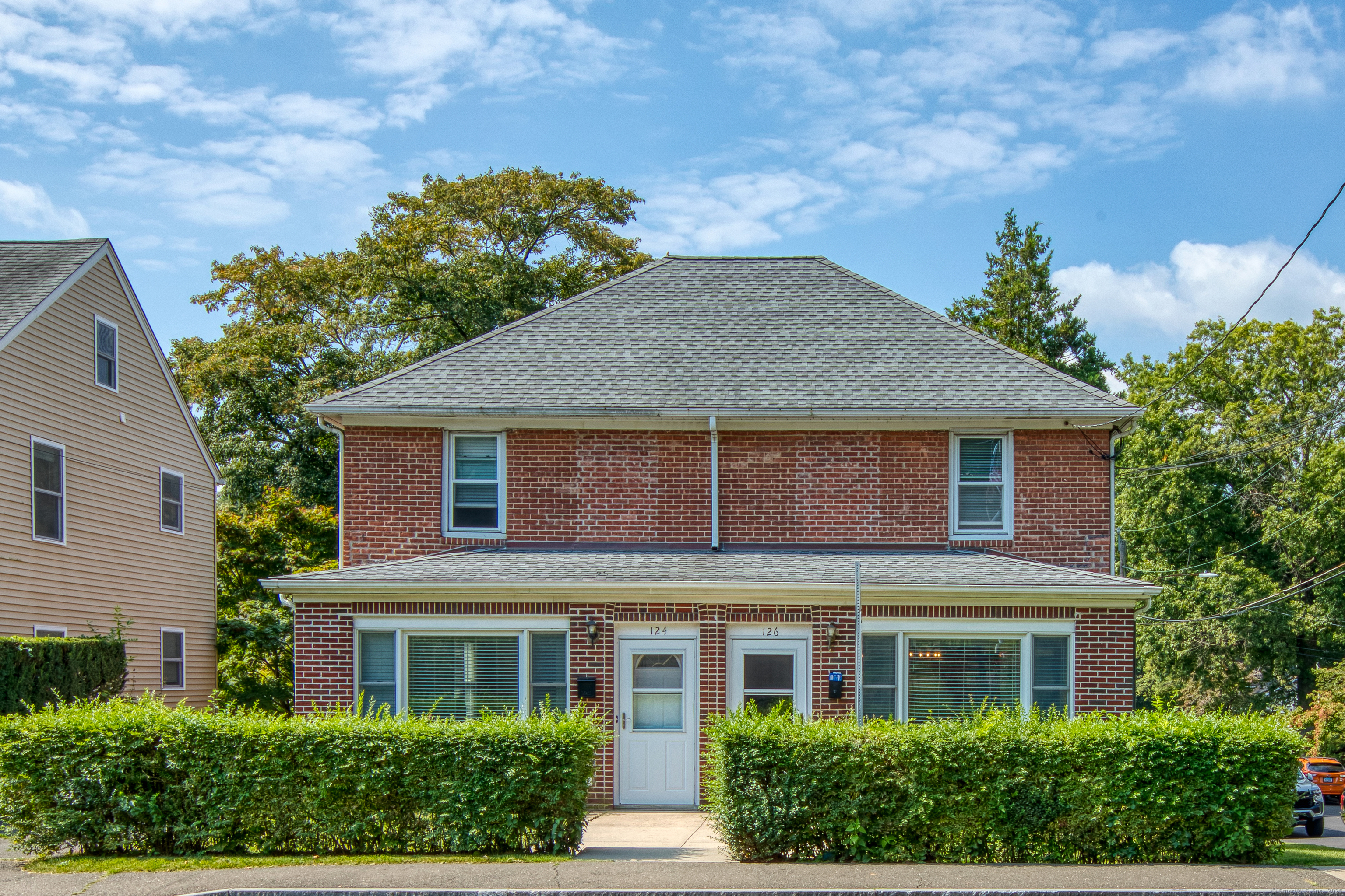 126 Pemberwick Road Right Side