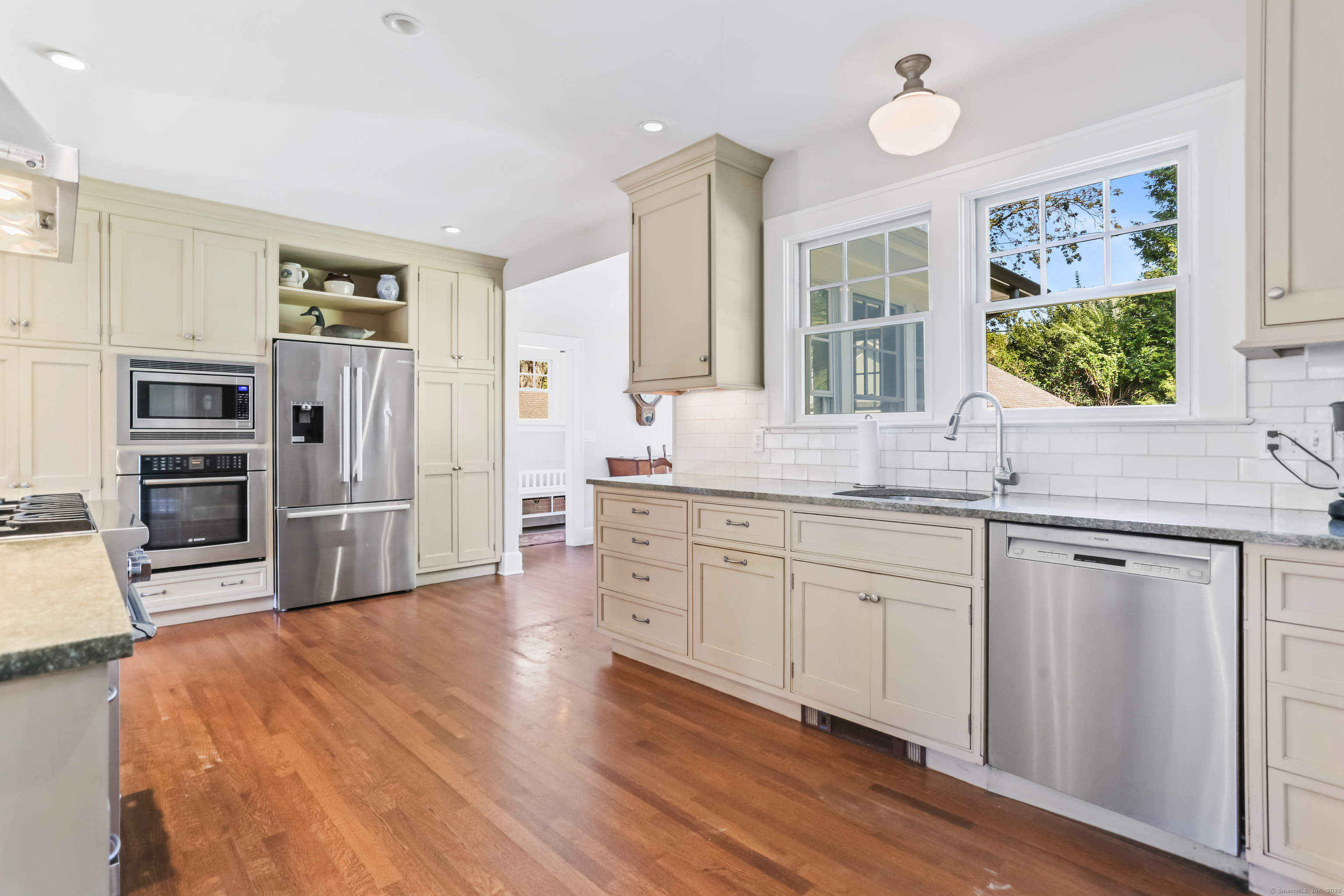 38 Van Rensselaer Avenue