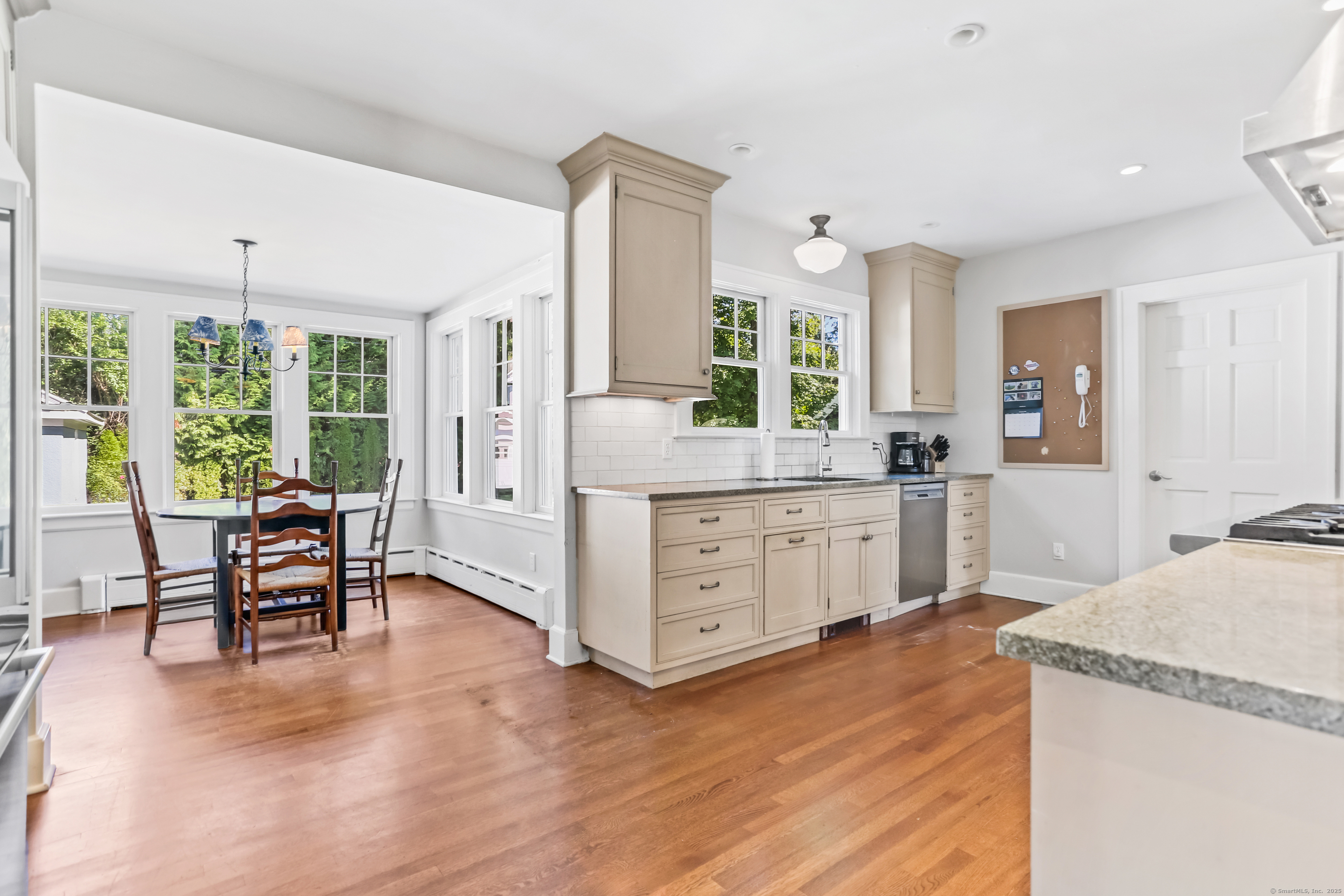 38 Van Rensselaer Avenue