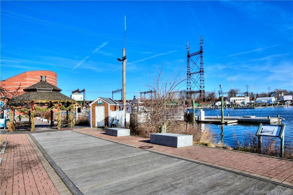 32 Pine Street APT 9