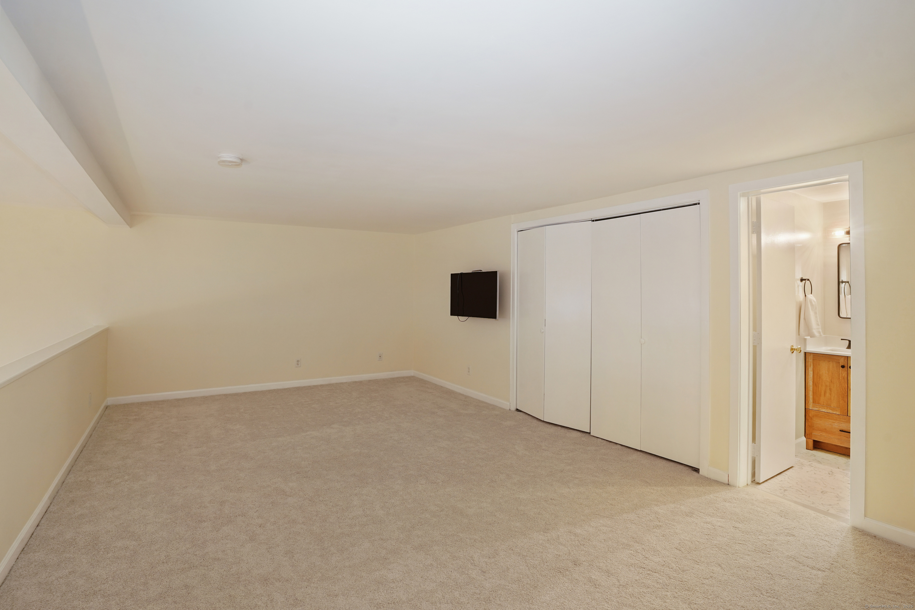 32 Pine Street APT 9