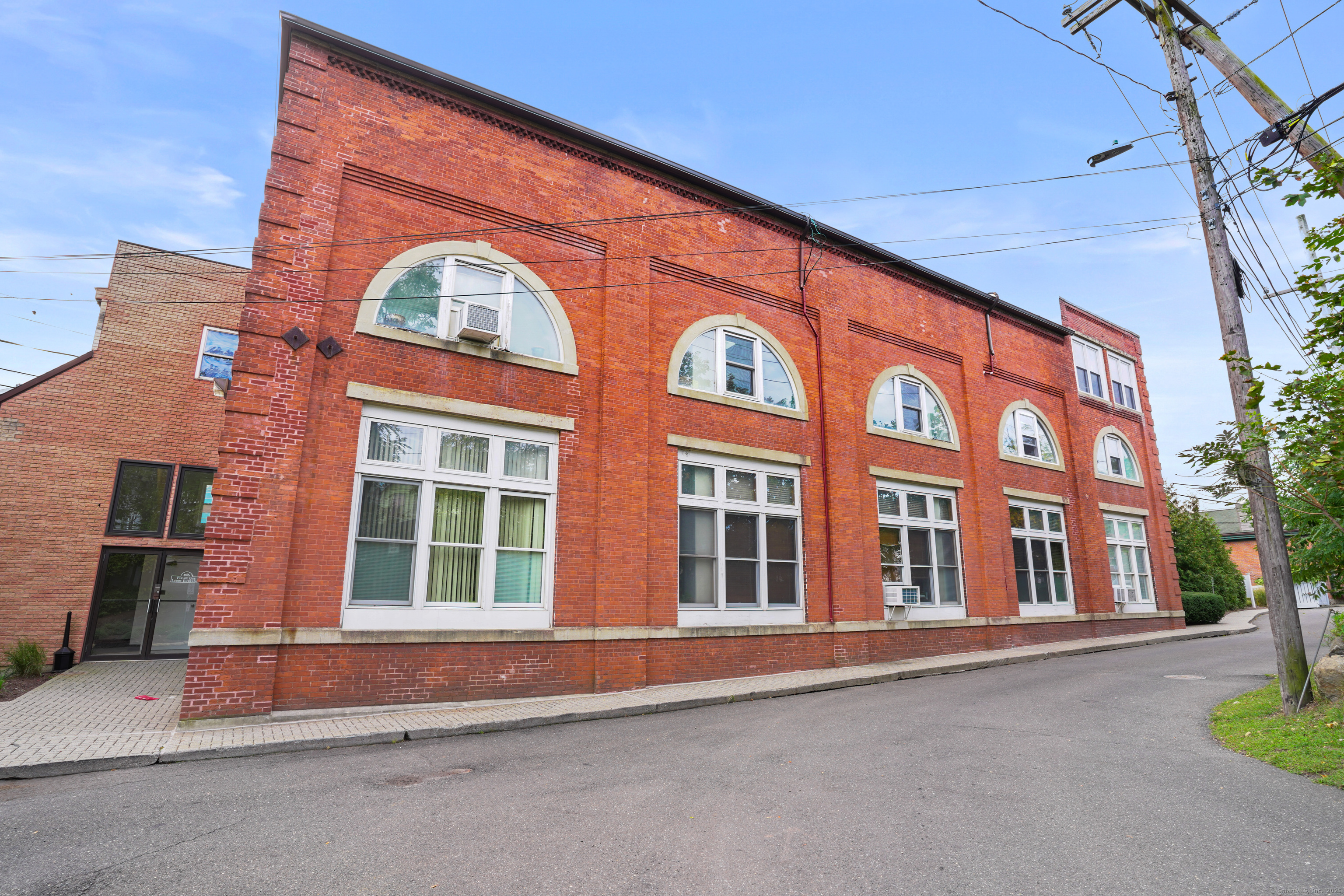 32 Pine Street APT 9