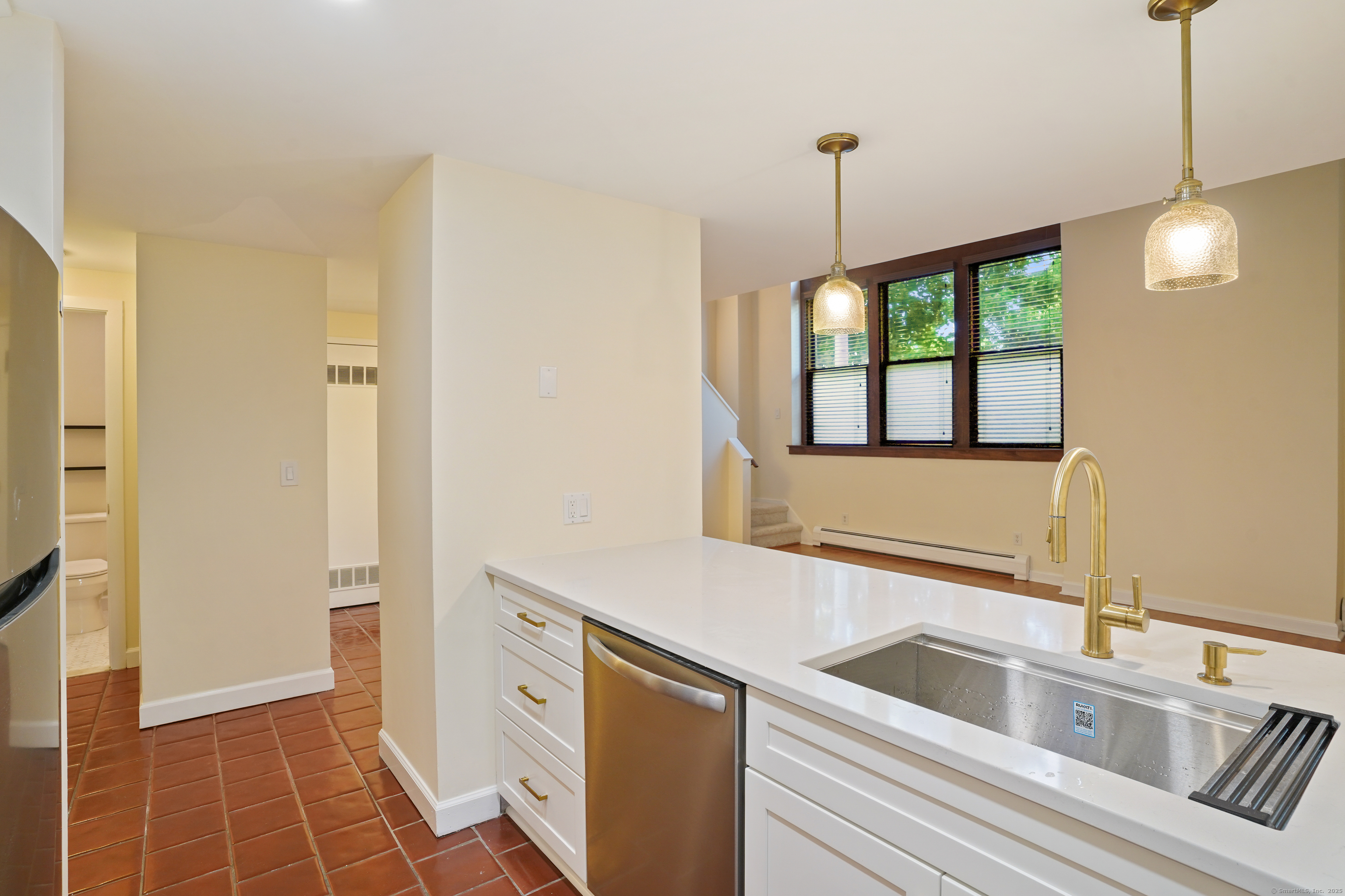 32 Pine Street APT 9