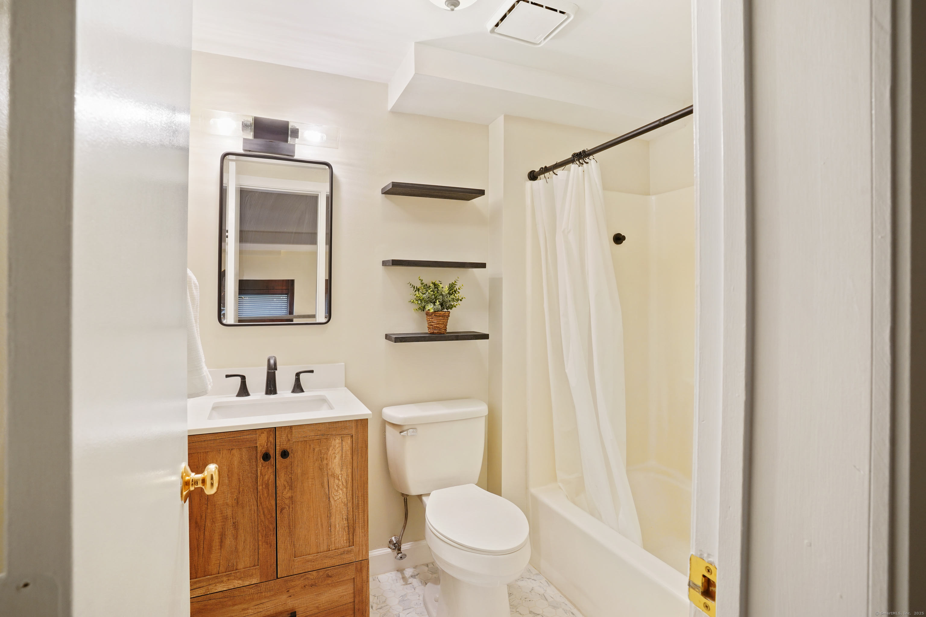 32 Pine Street APT 9