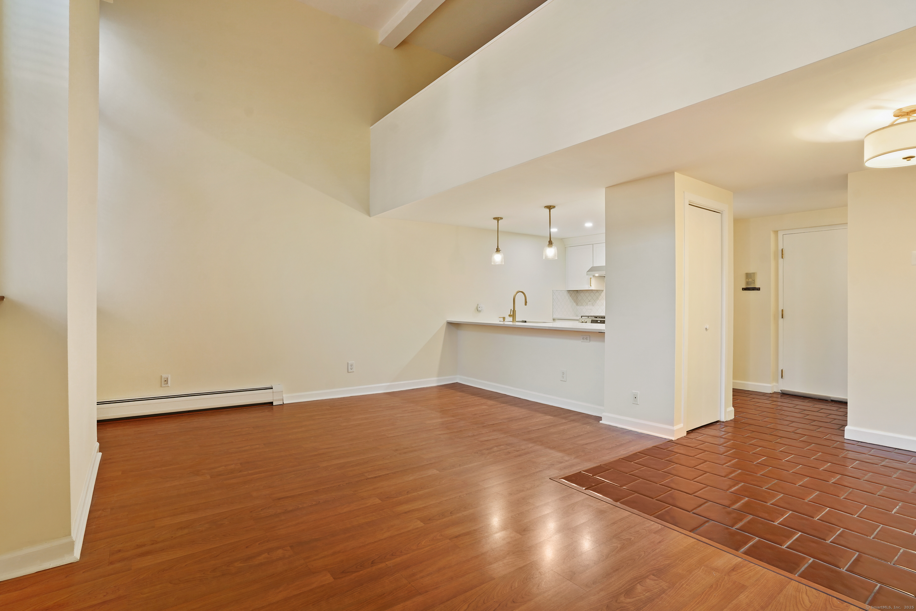 32 Pine Street APT 9