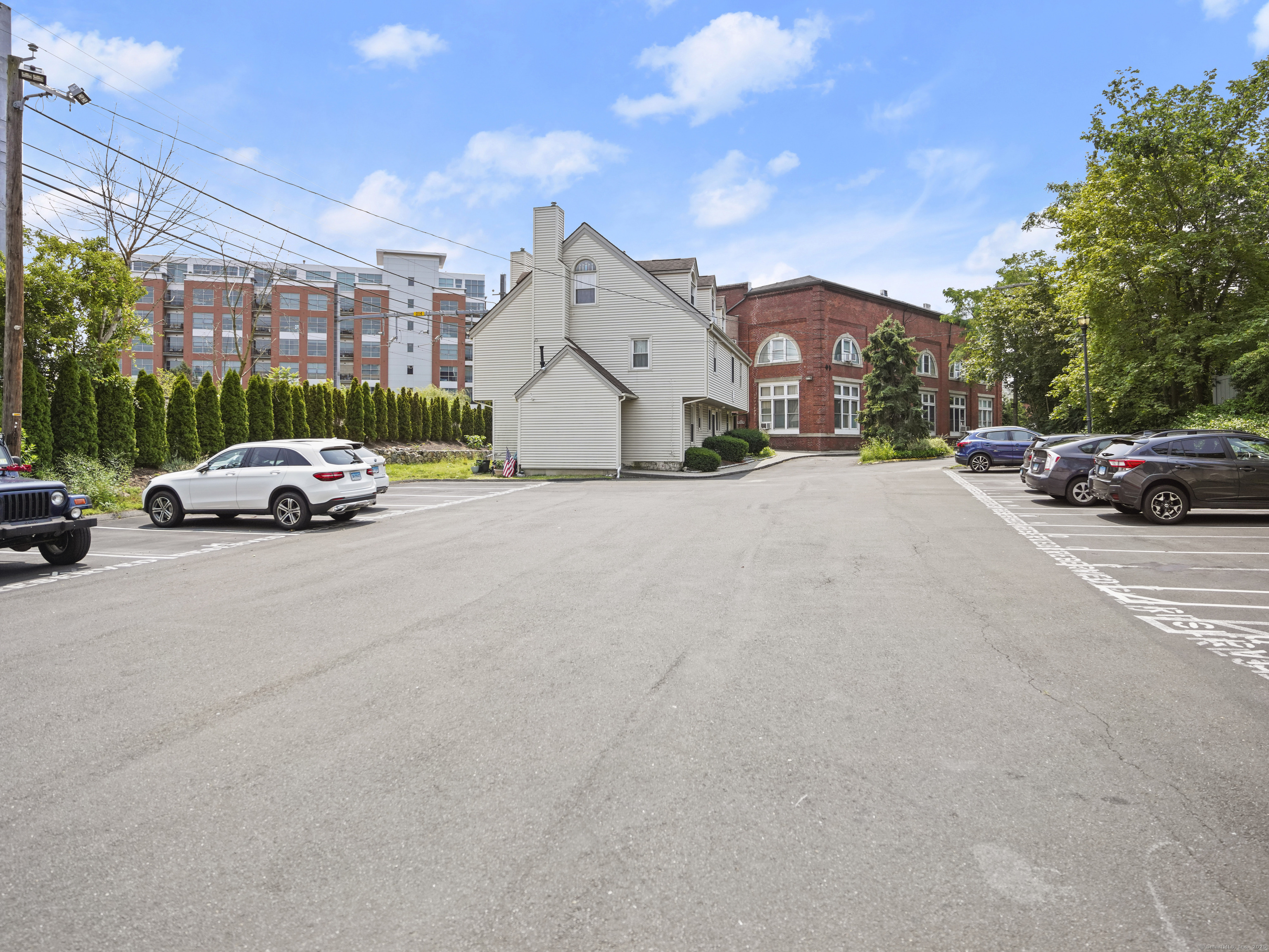 32 Pine Street APT 9