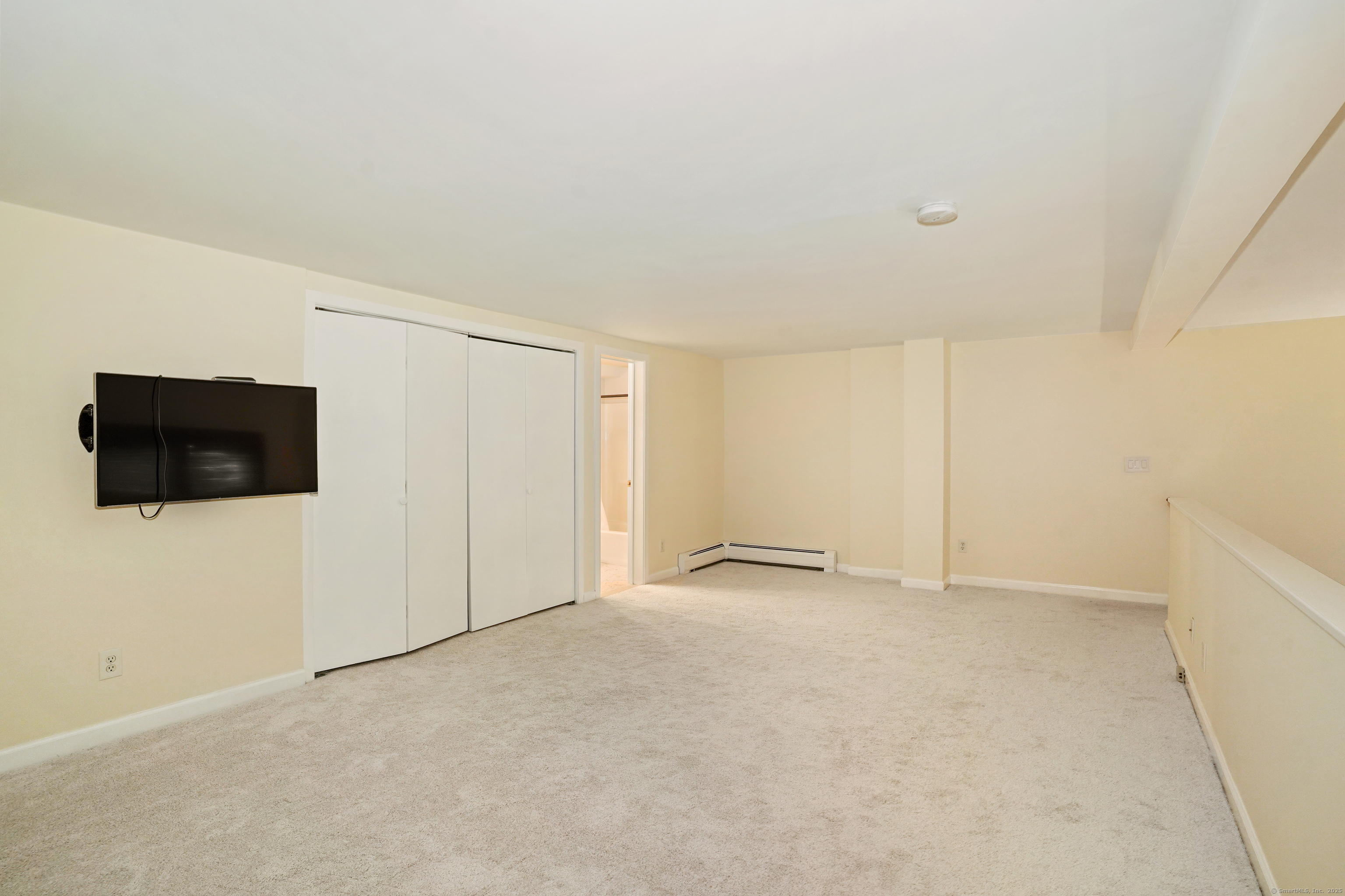 32 Pine Street APT 9