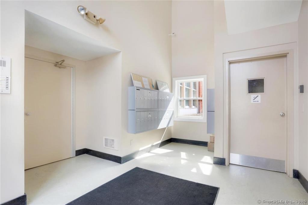 32 Pine Street APT 9