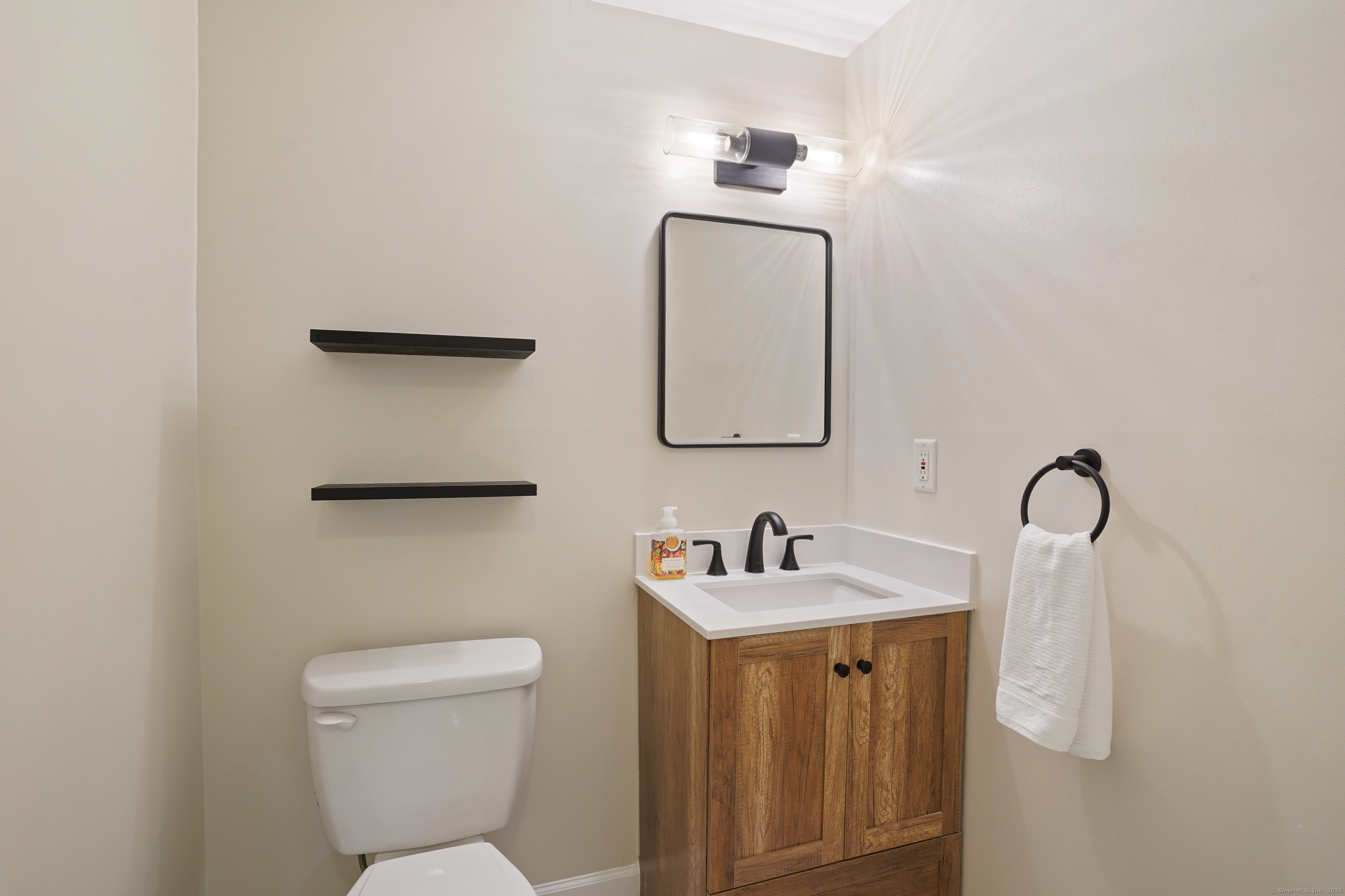 32 Pine Street APT 9