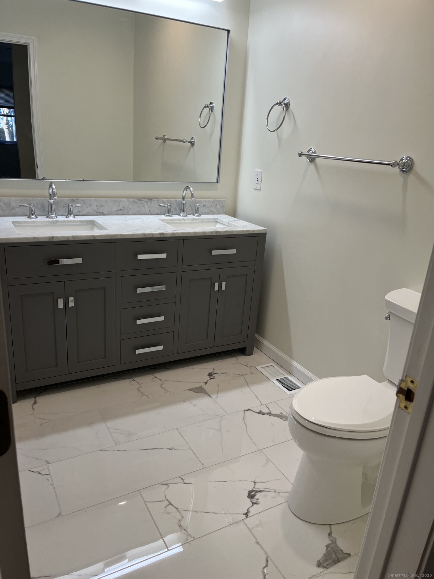 51 Forest Avenue APT 19