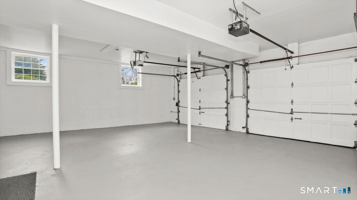 519 East Putnam Avenue