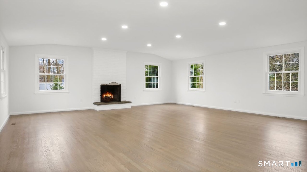 519 East Putnam Avenue