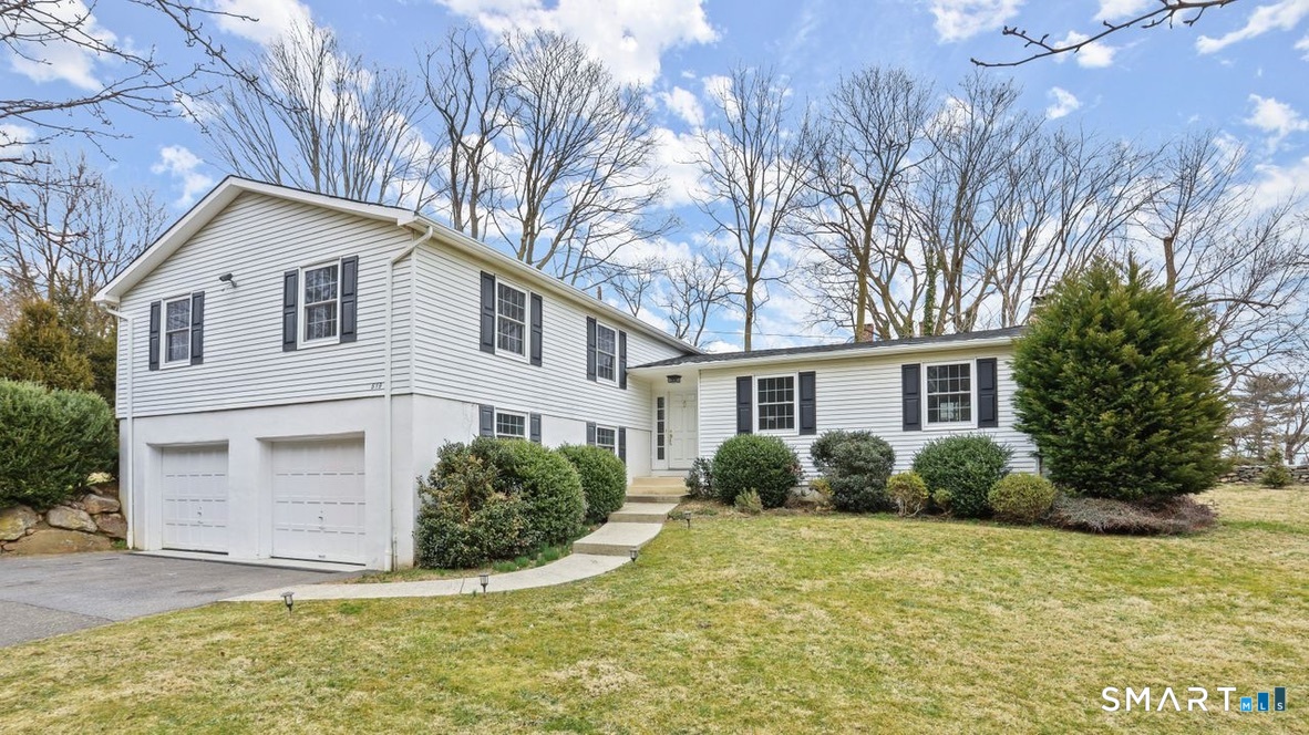 519 East Putnam Avenue