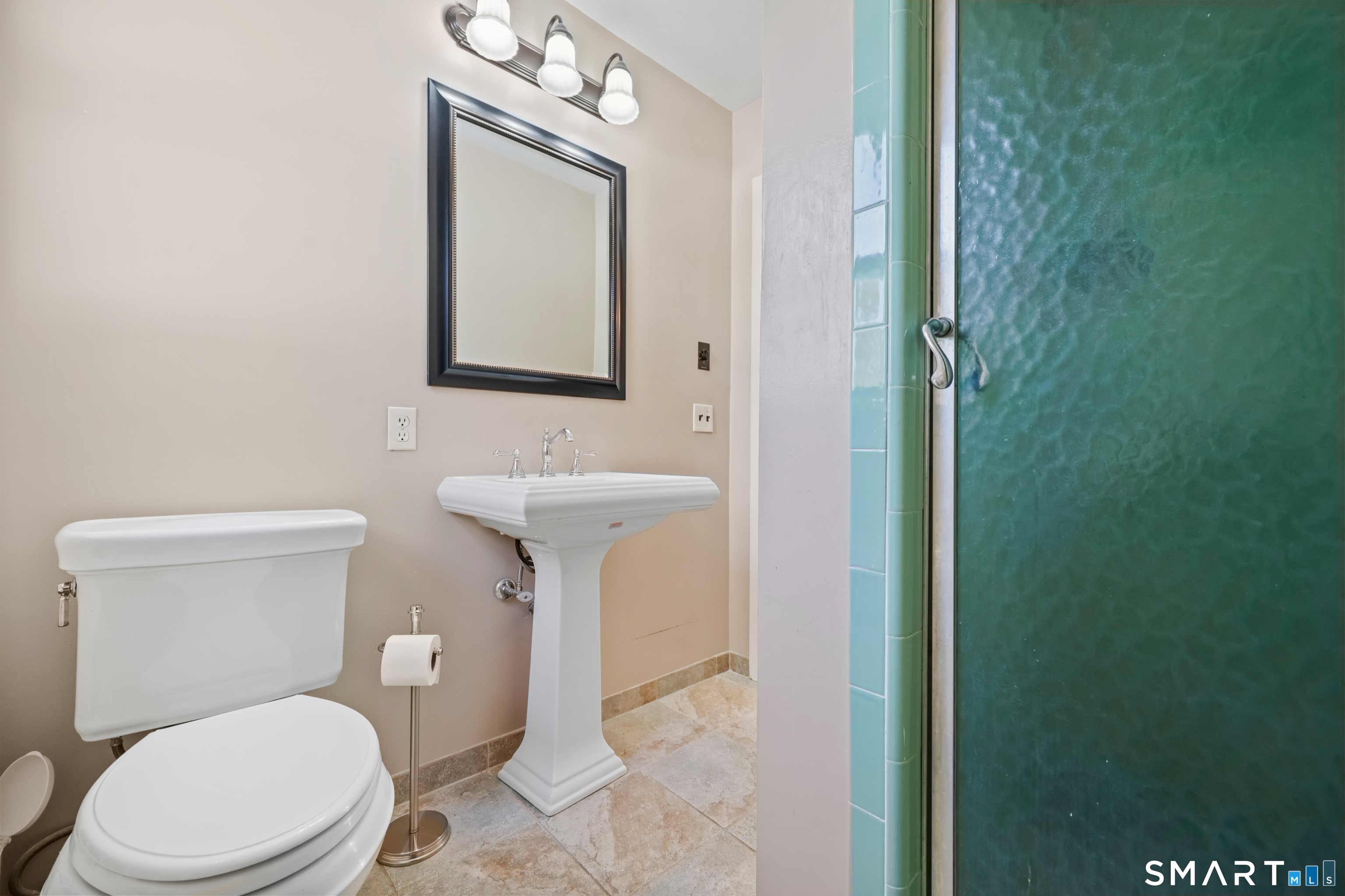 107 Stonehedge Drive North