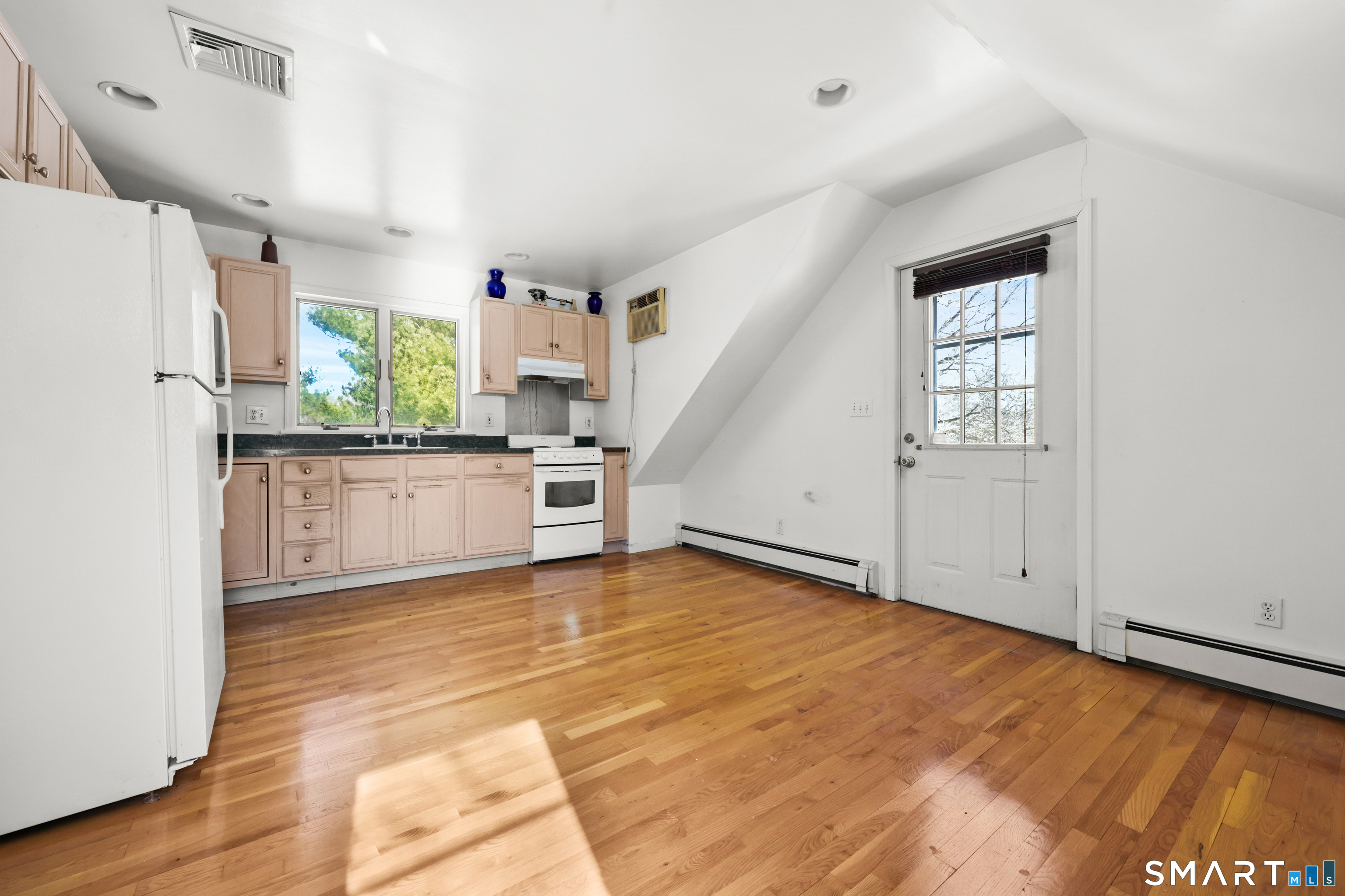 107 Stonehedge Drive North