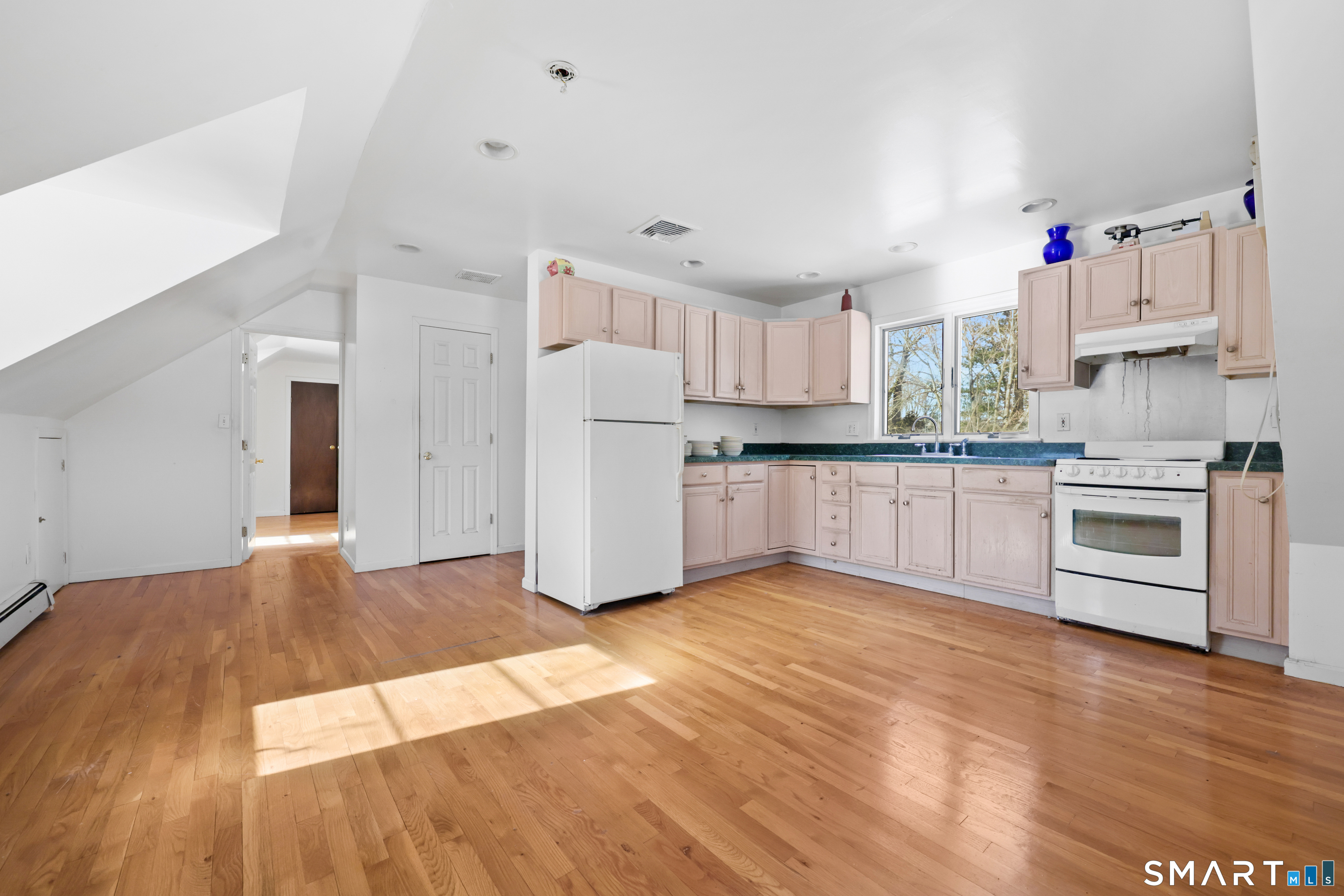 107 Stonehedge Drive North