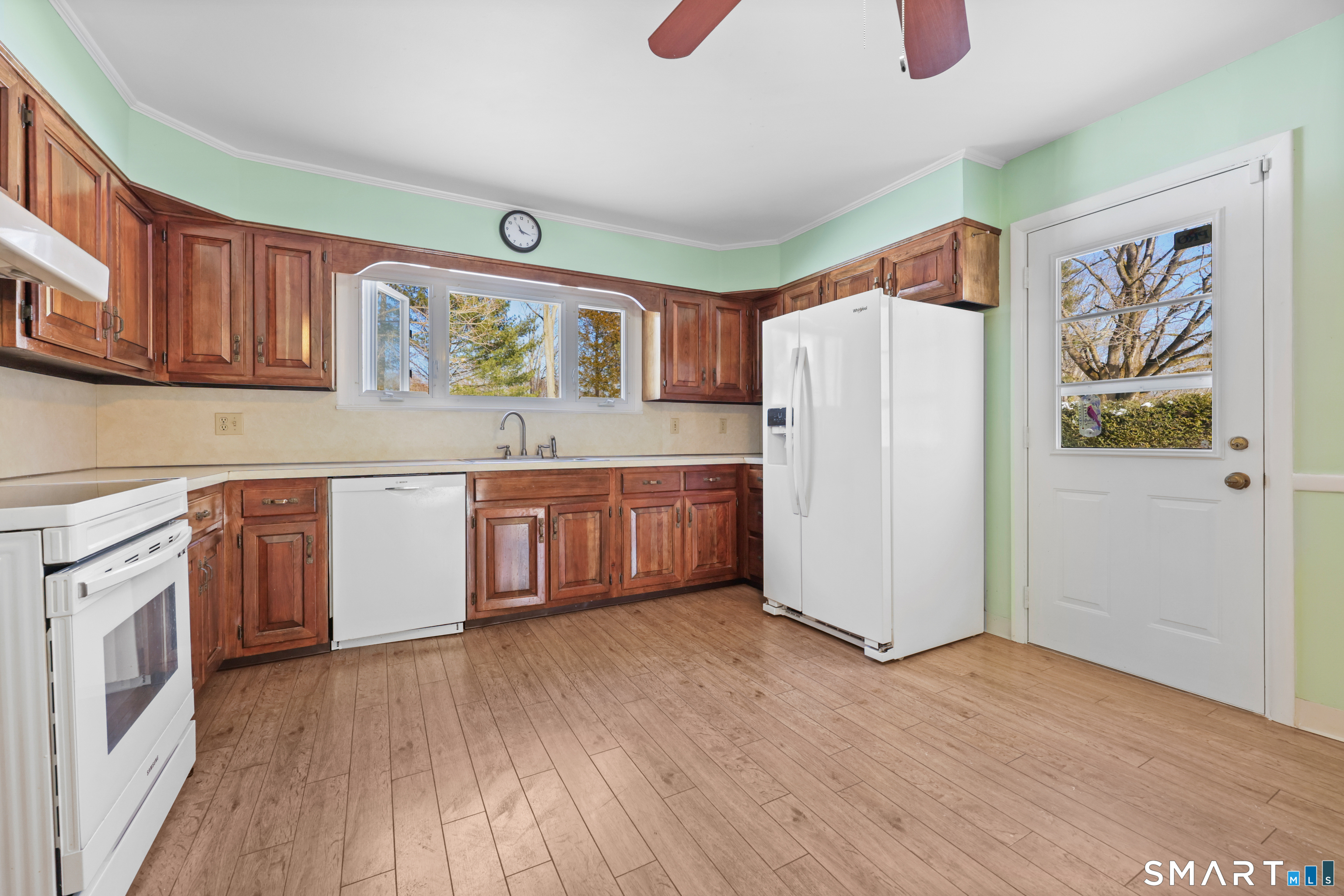 107 Stonehedge Drive North