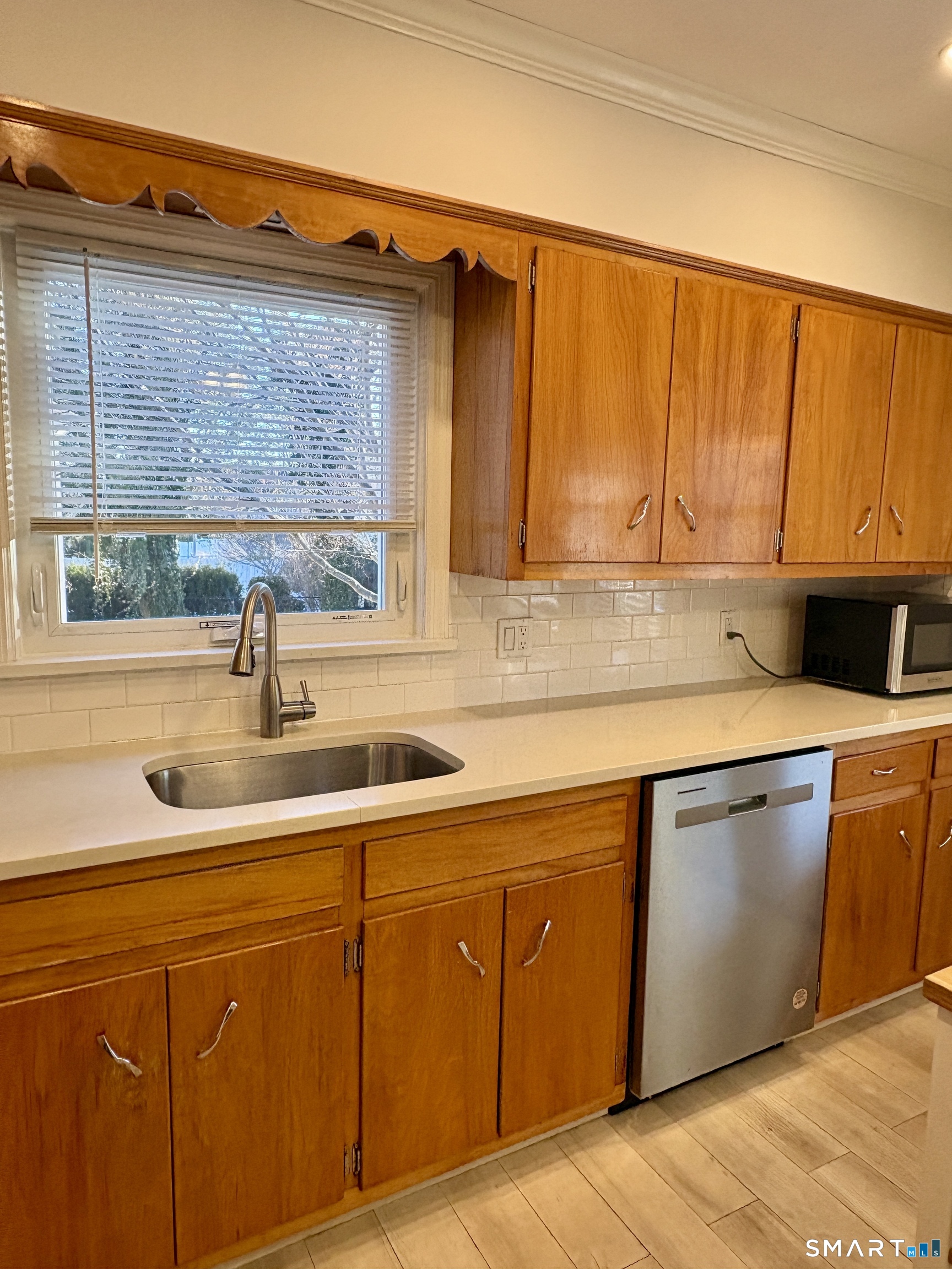 124 Pemberwick Road Left Side