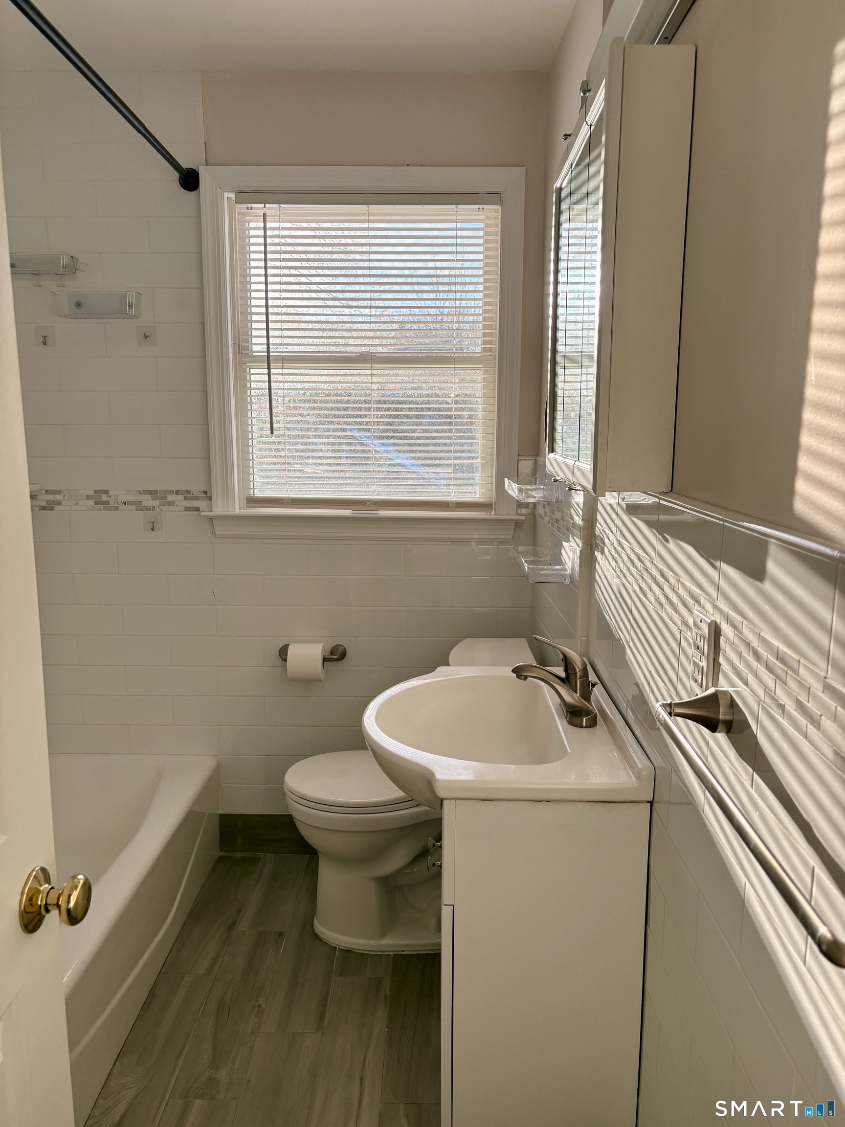 124 Pemberwick Road Left Side