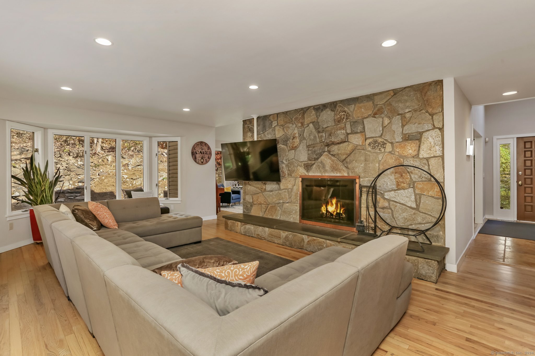 86 Shady Knoll Drive