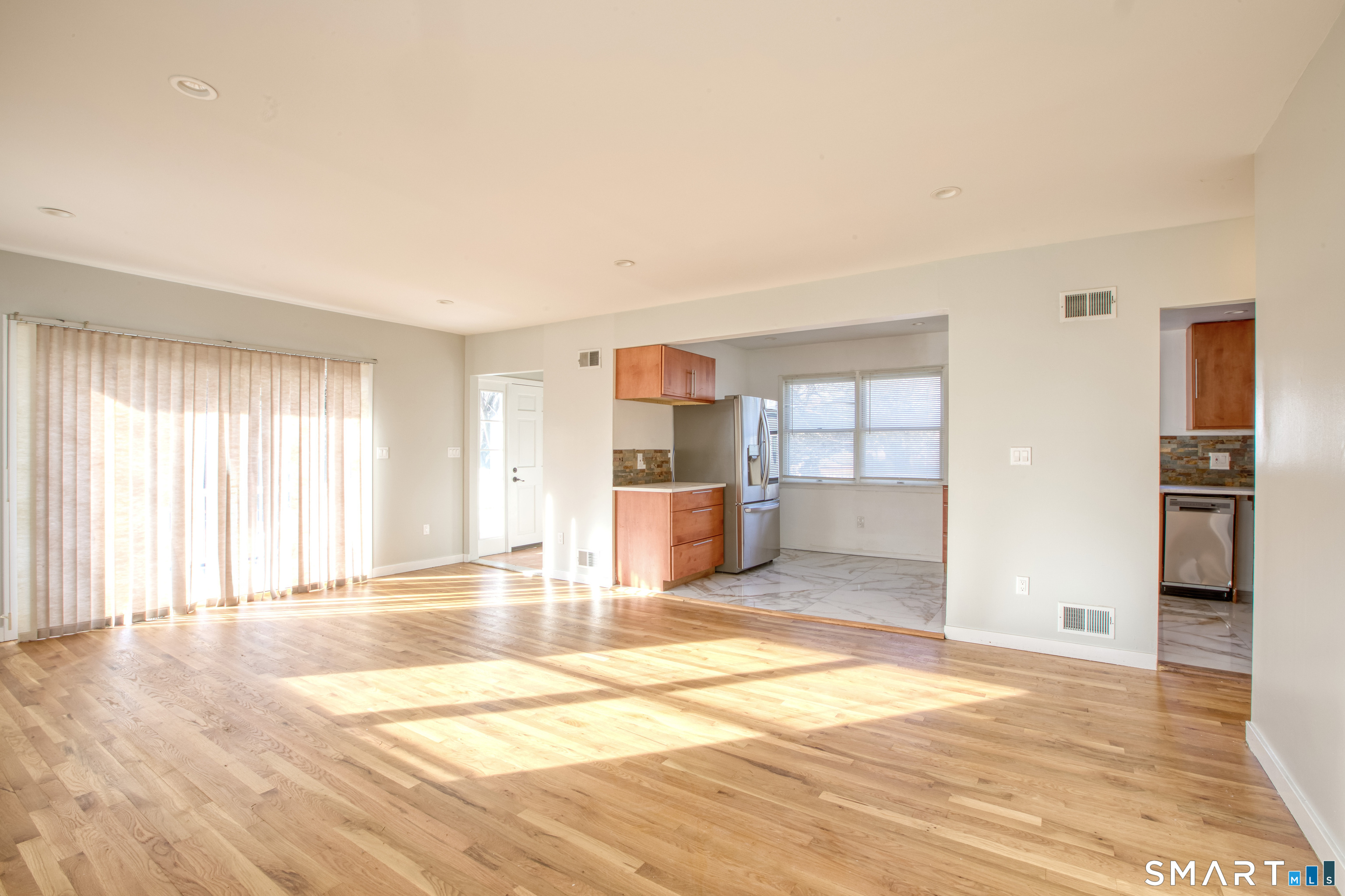 24 Hollow Wood Lane