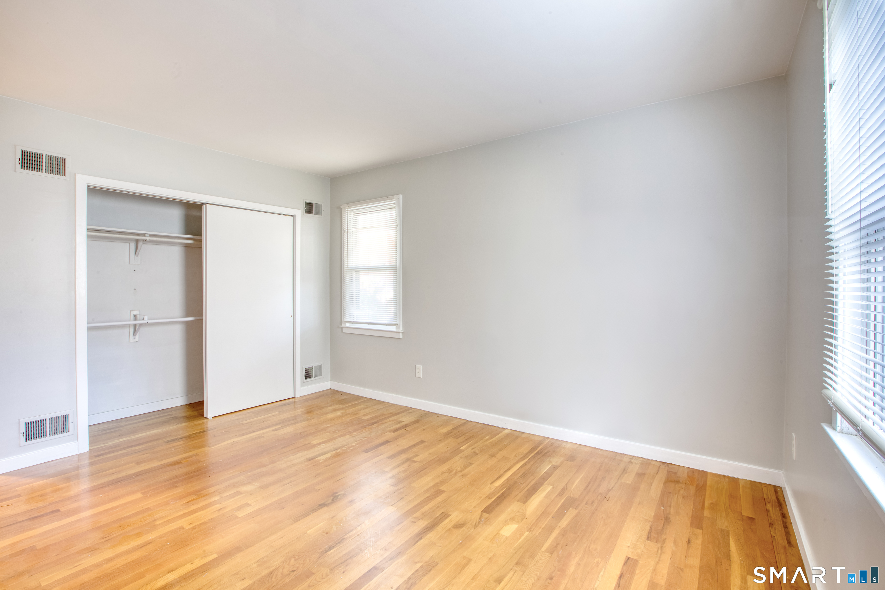 24 Hollow Wood Lane