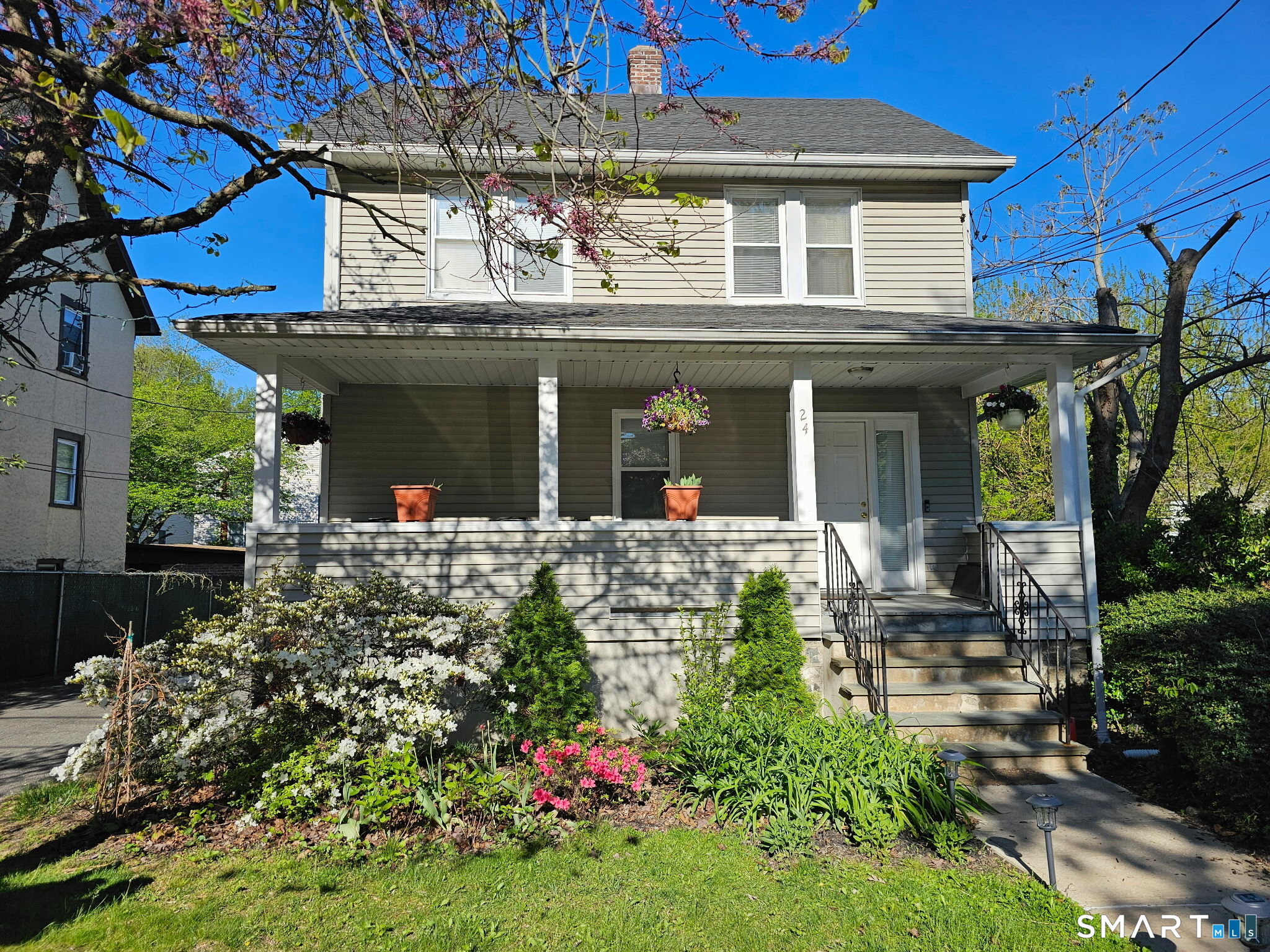 24 Hollow Wood Lane