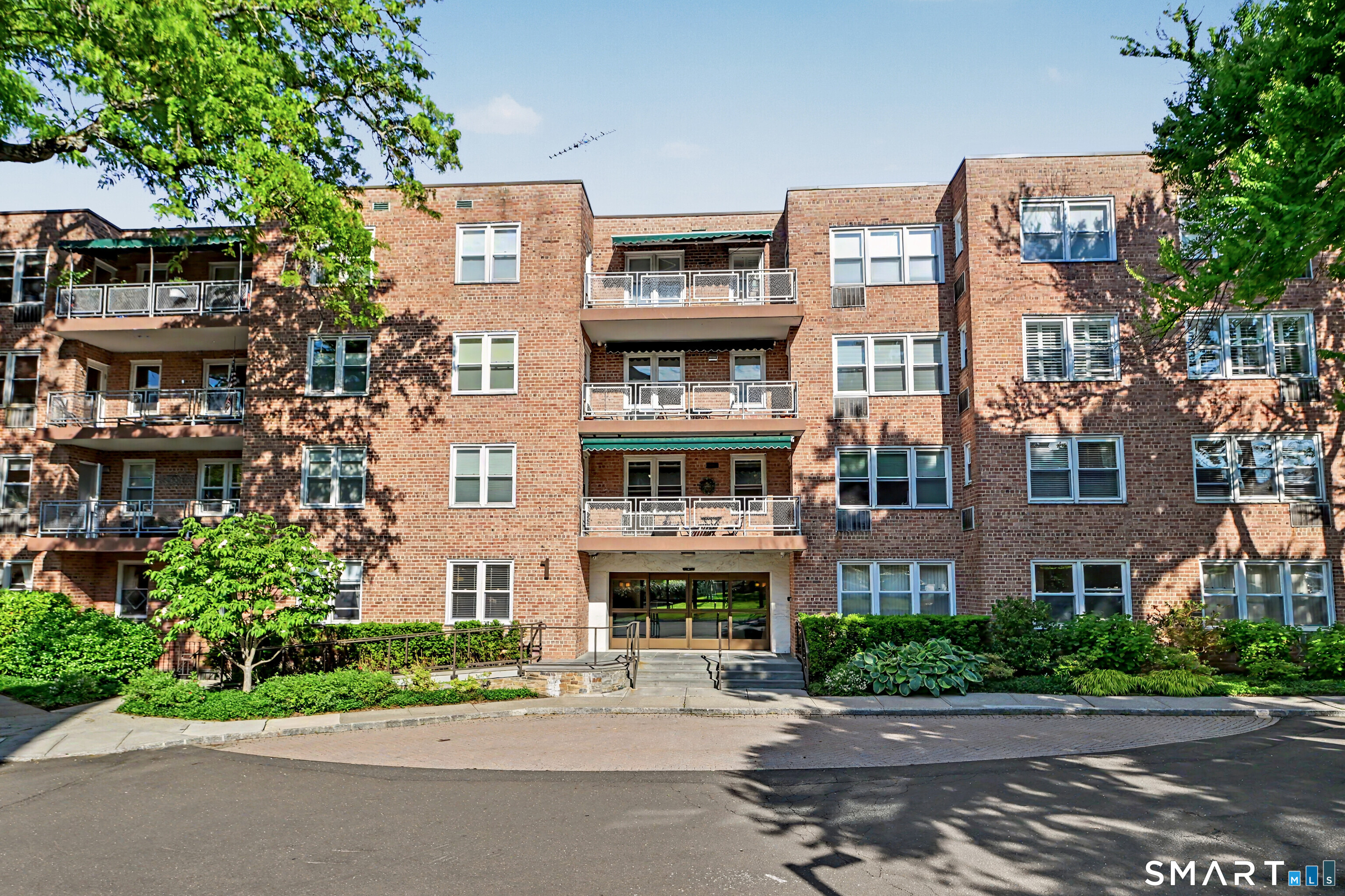 1 Putnam Hill