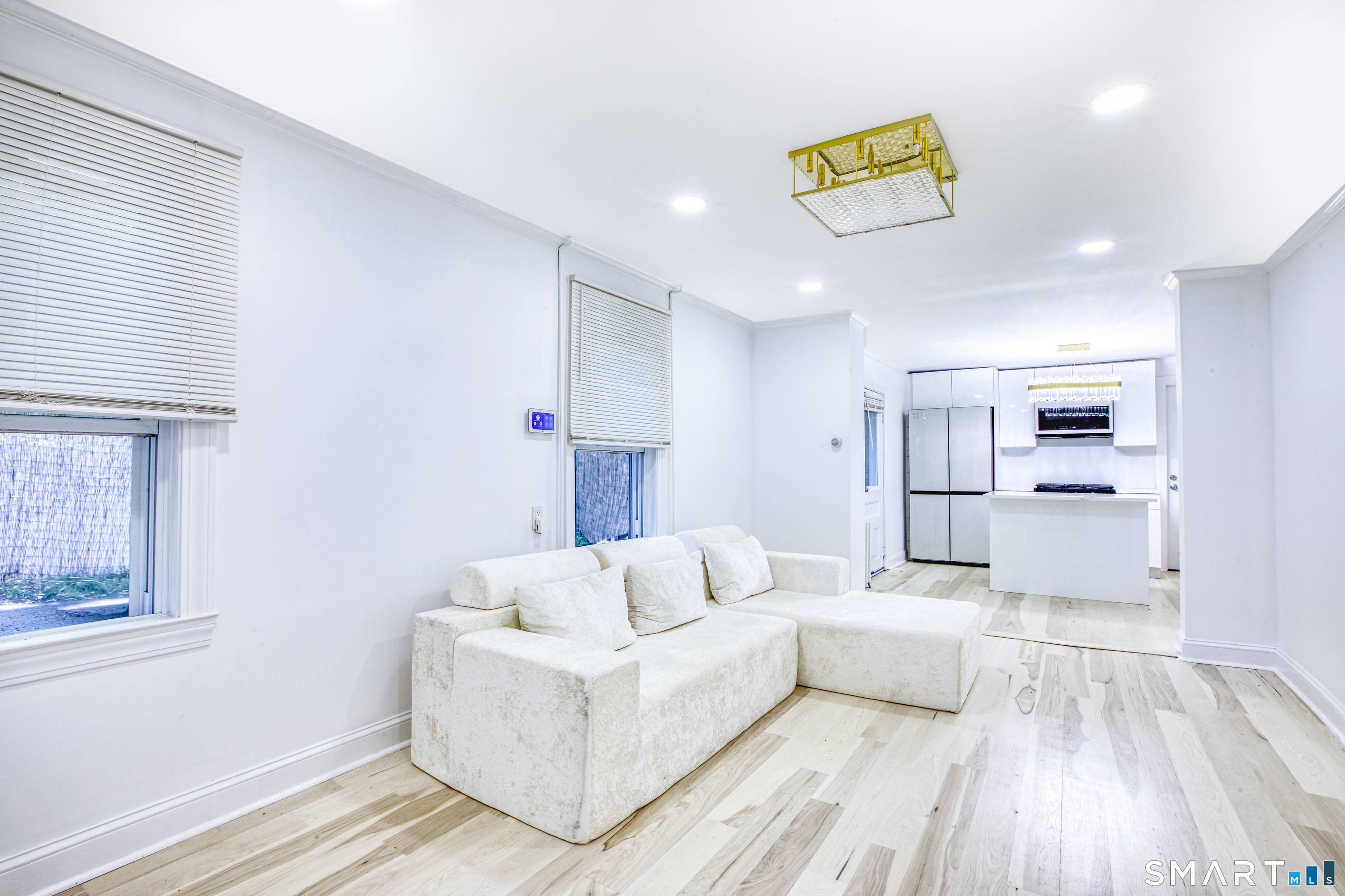 115 Wilton Road Unit: 1 (front 1st floor)
