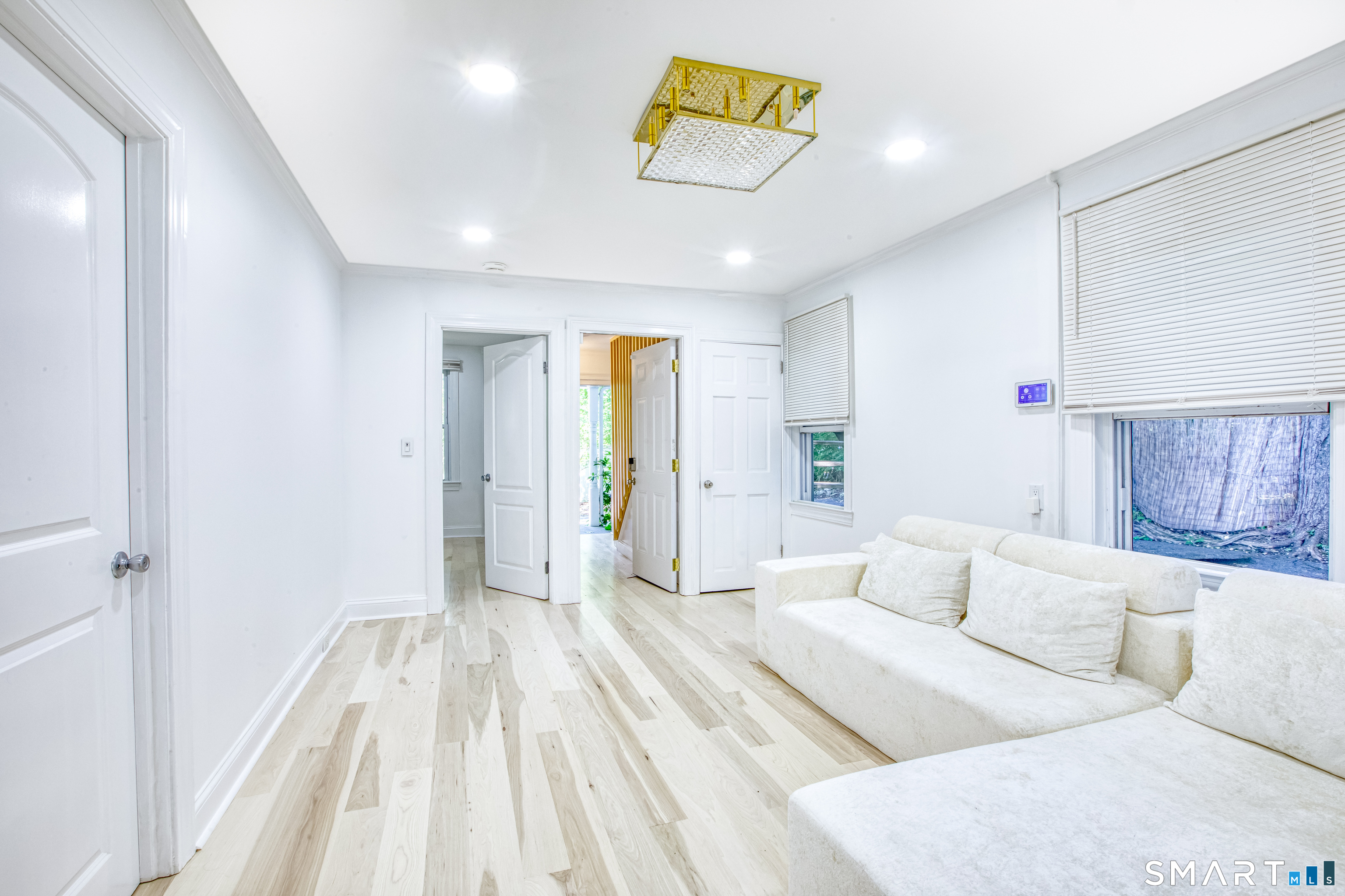 115 Wilton Road Unit: 1 (front 1st floor)