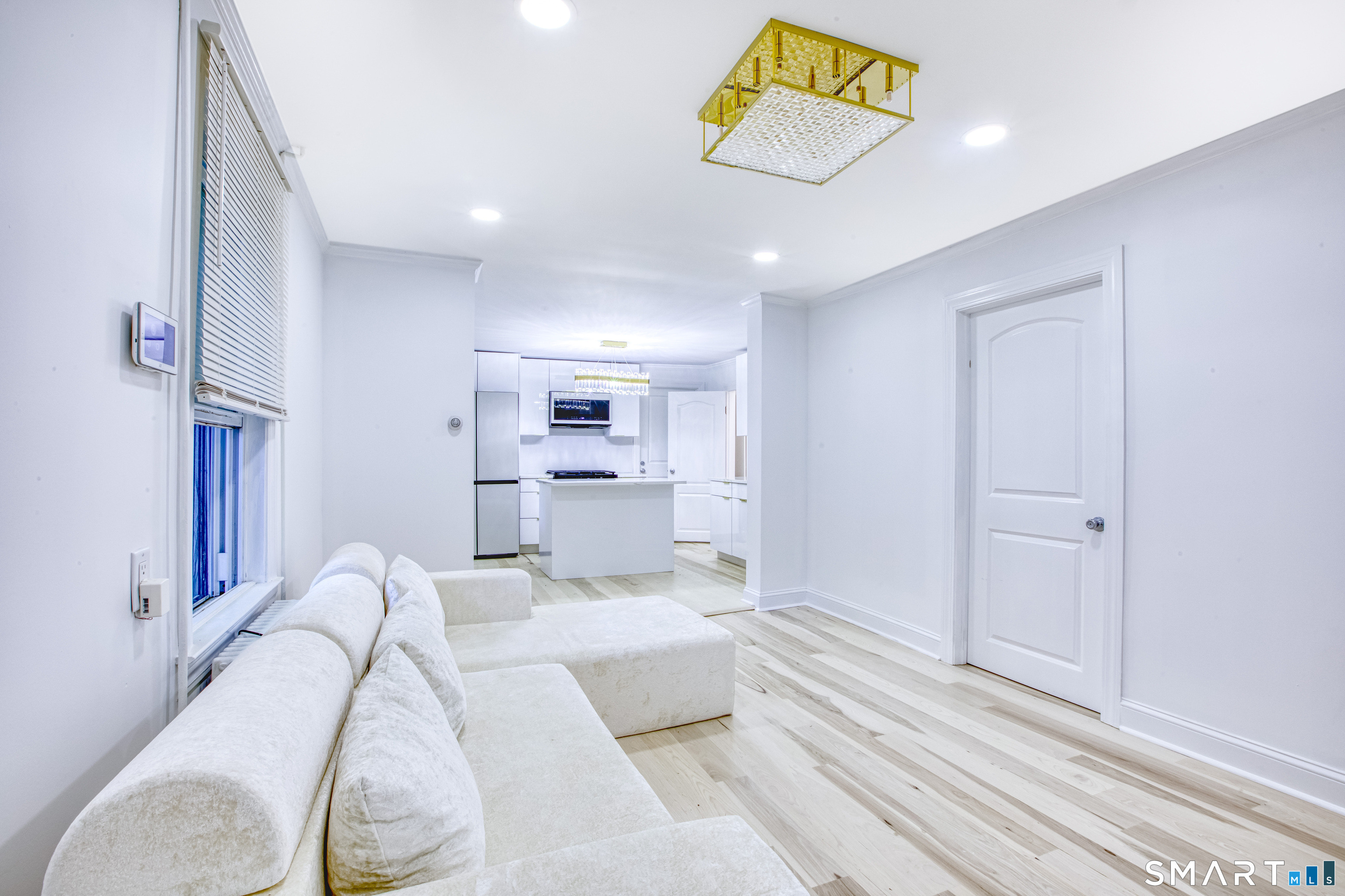 115 Wilton Road Unit: 1 (front 1st floor)