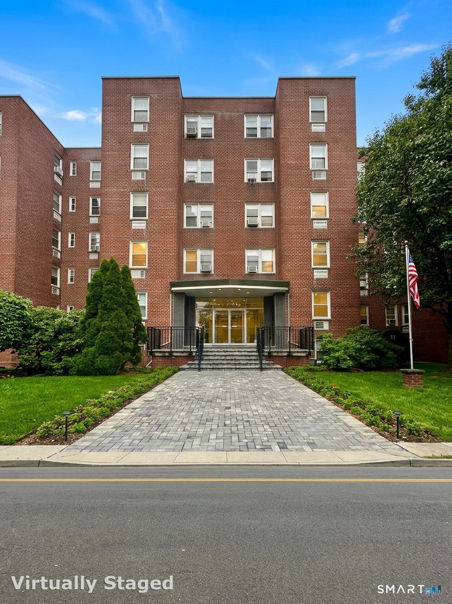 39 Glenbrook Road Unit: 1H