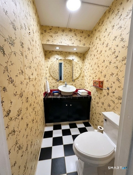 65 Glenbrook Road Unit: 8D
