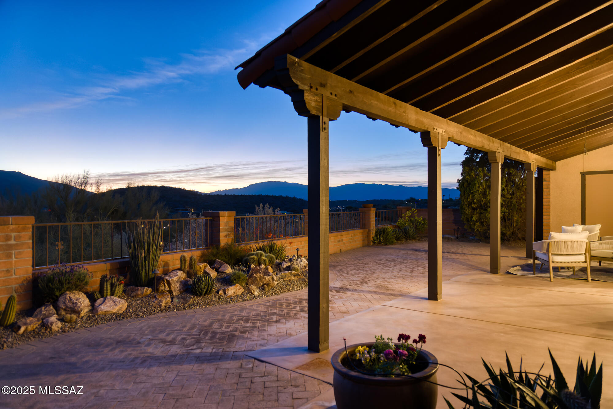 5394 N Vía Sempreverde