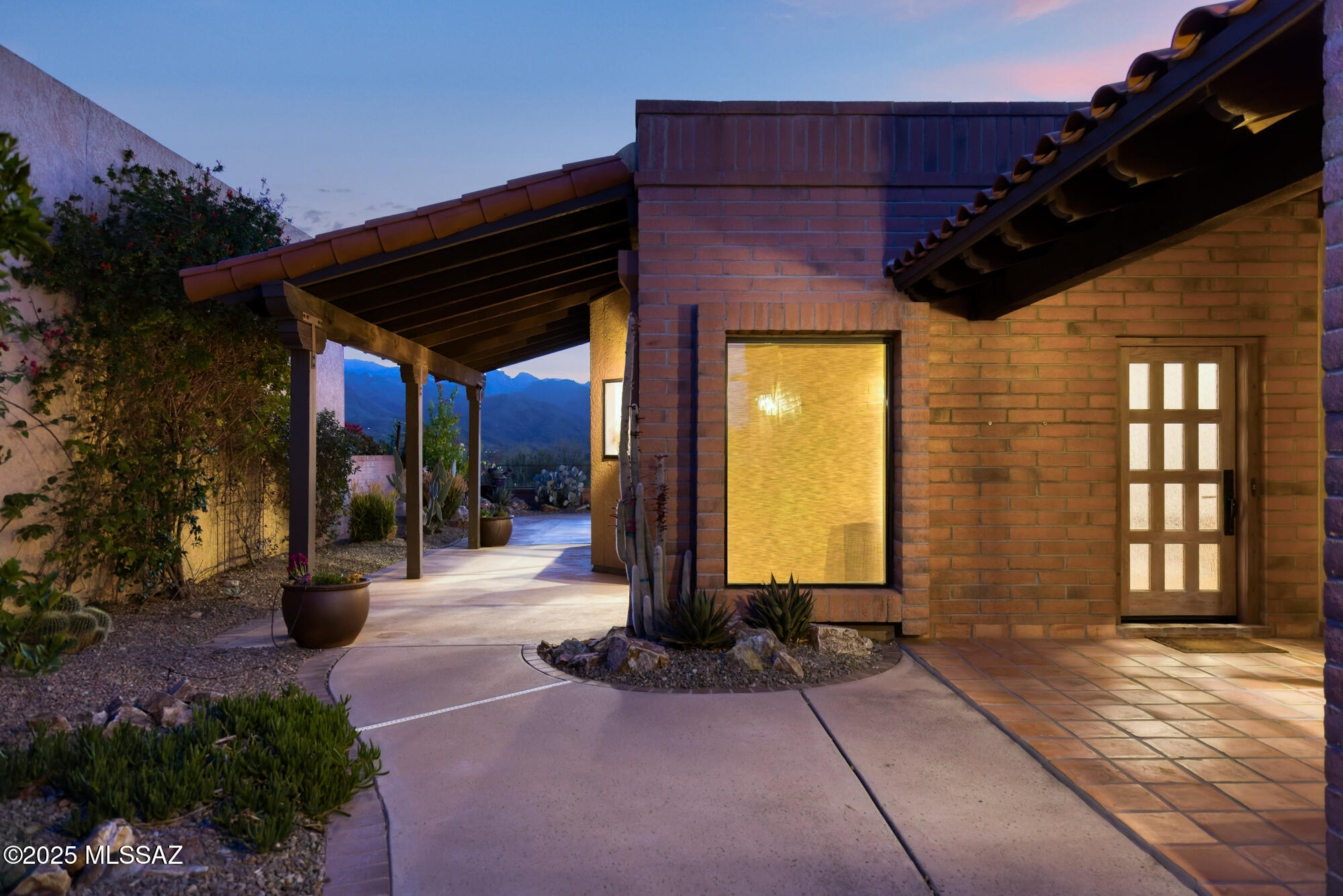 5394 N Vía Sempreverde