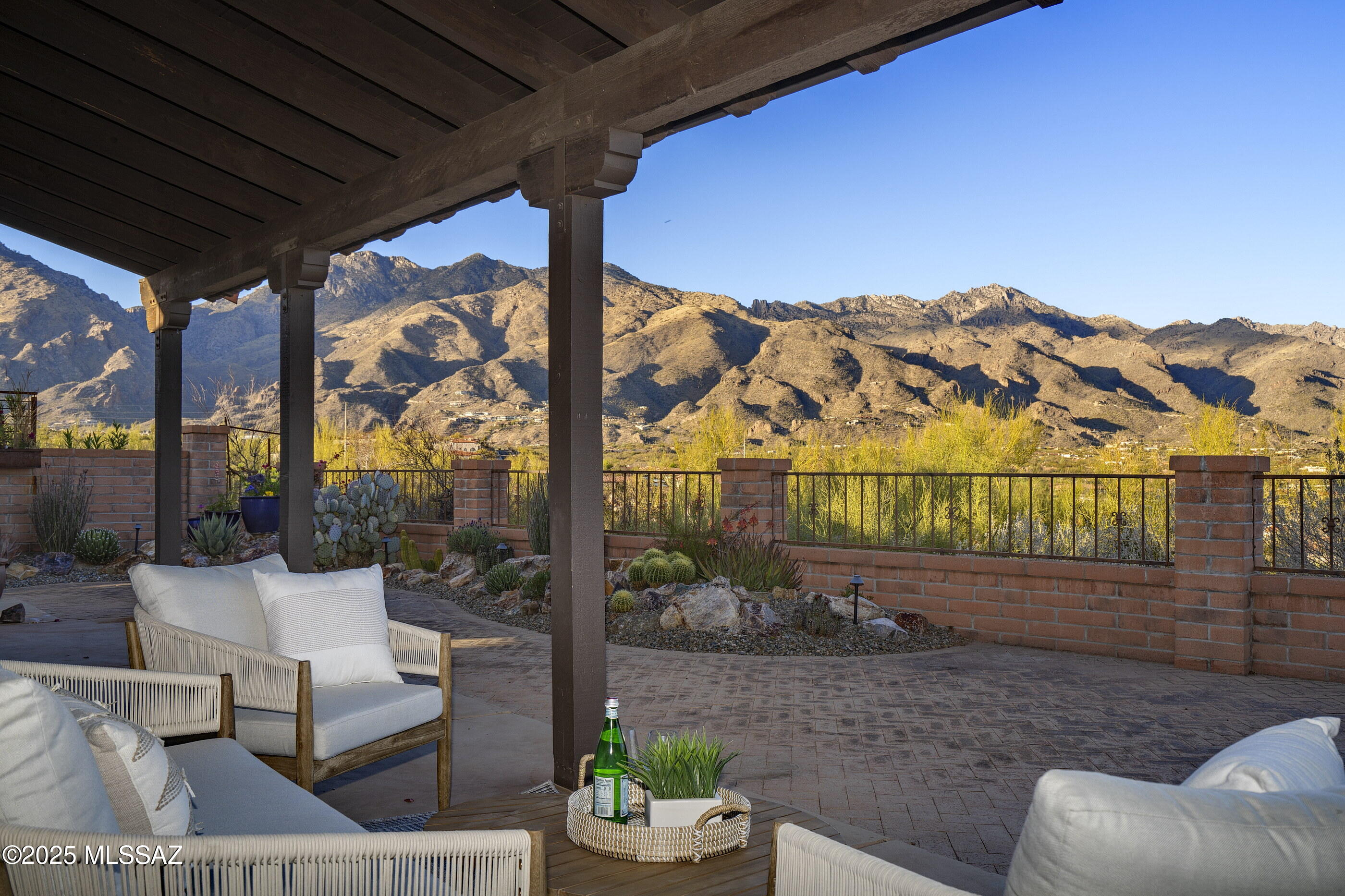 5394 N Vía Sempreverde