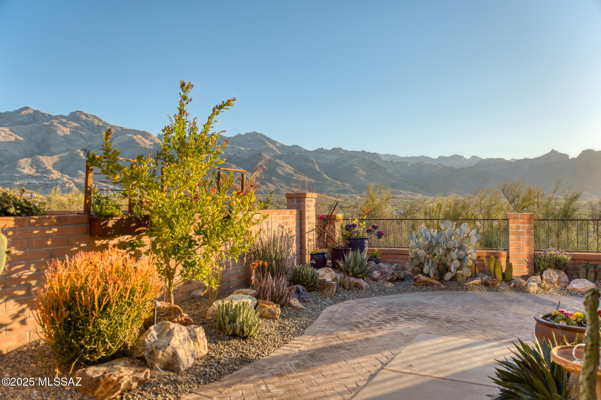 5394 N Vía Sempreverde