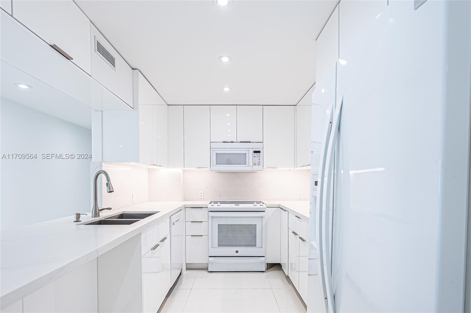 100 Bayview Drive 1615