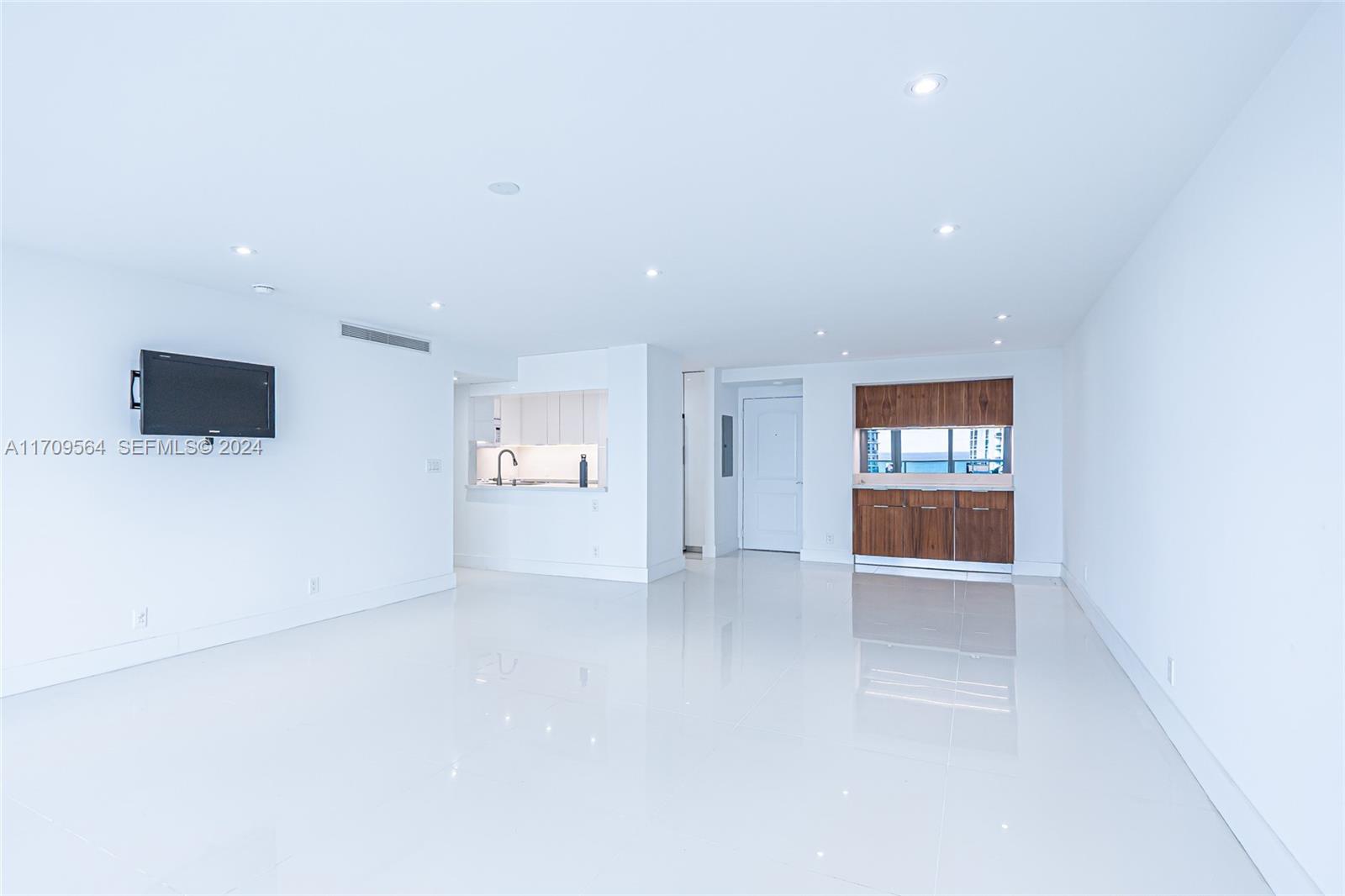 100 Bayview Drive 1615