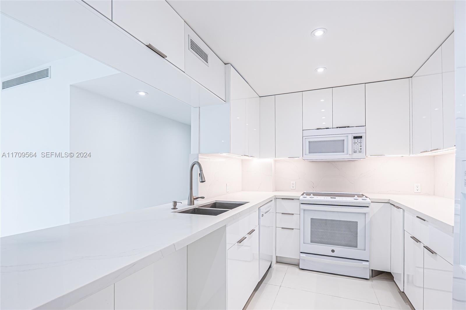 100 Bayview Drive 1615