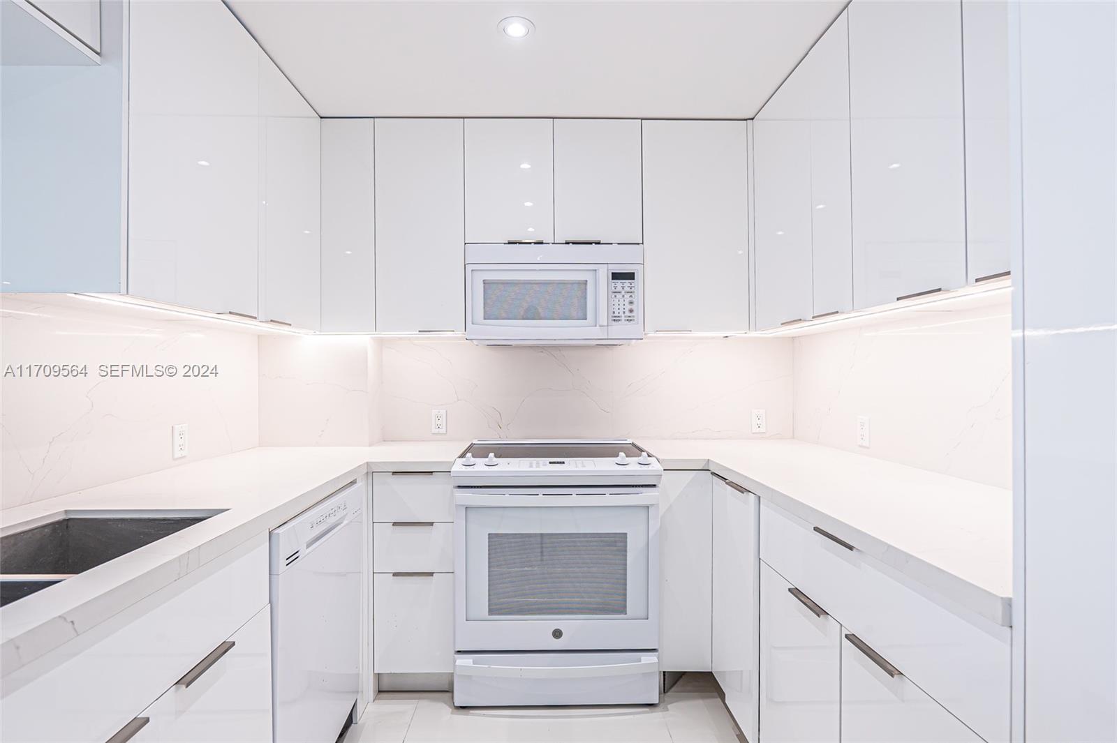100 Bayview Drive 1615