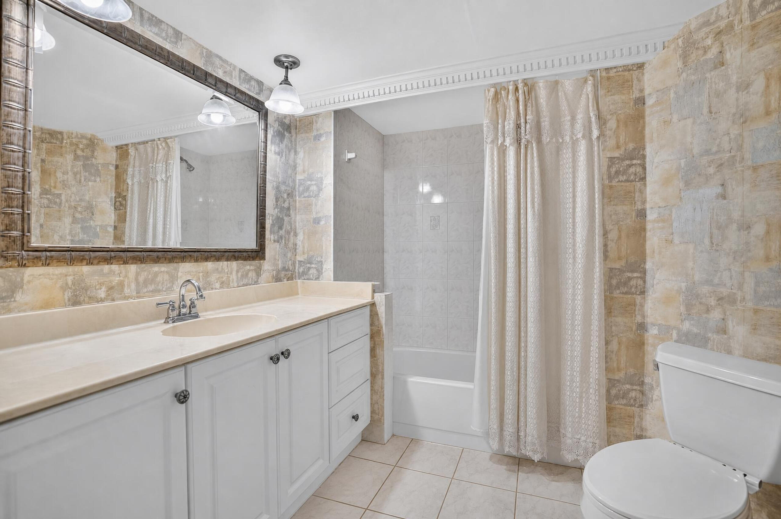 6463 La Costa Drive 402