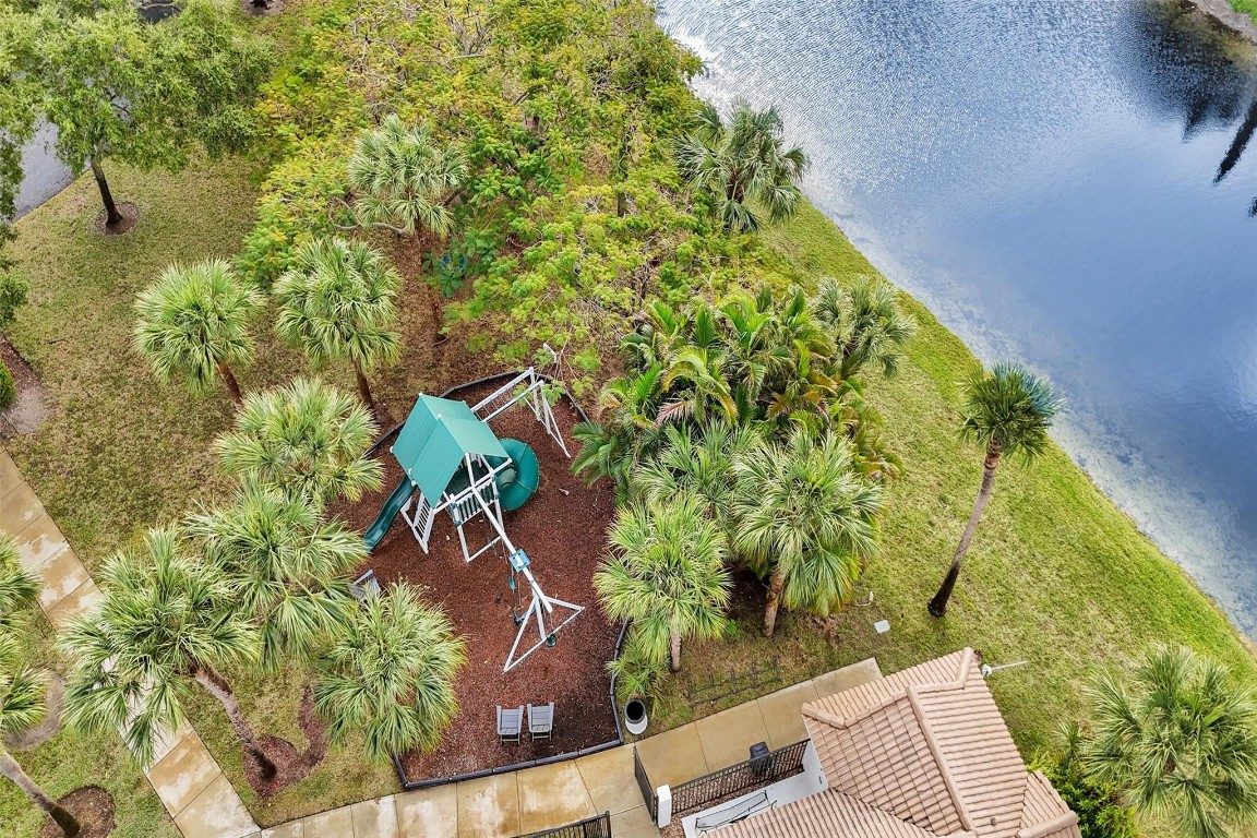 551 Anchor Pt