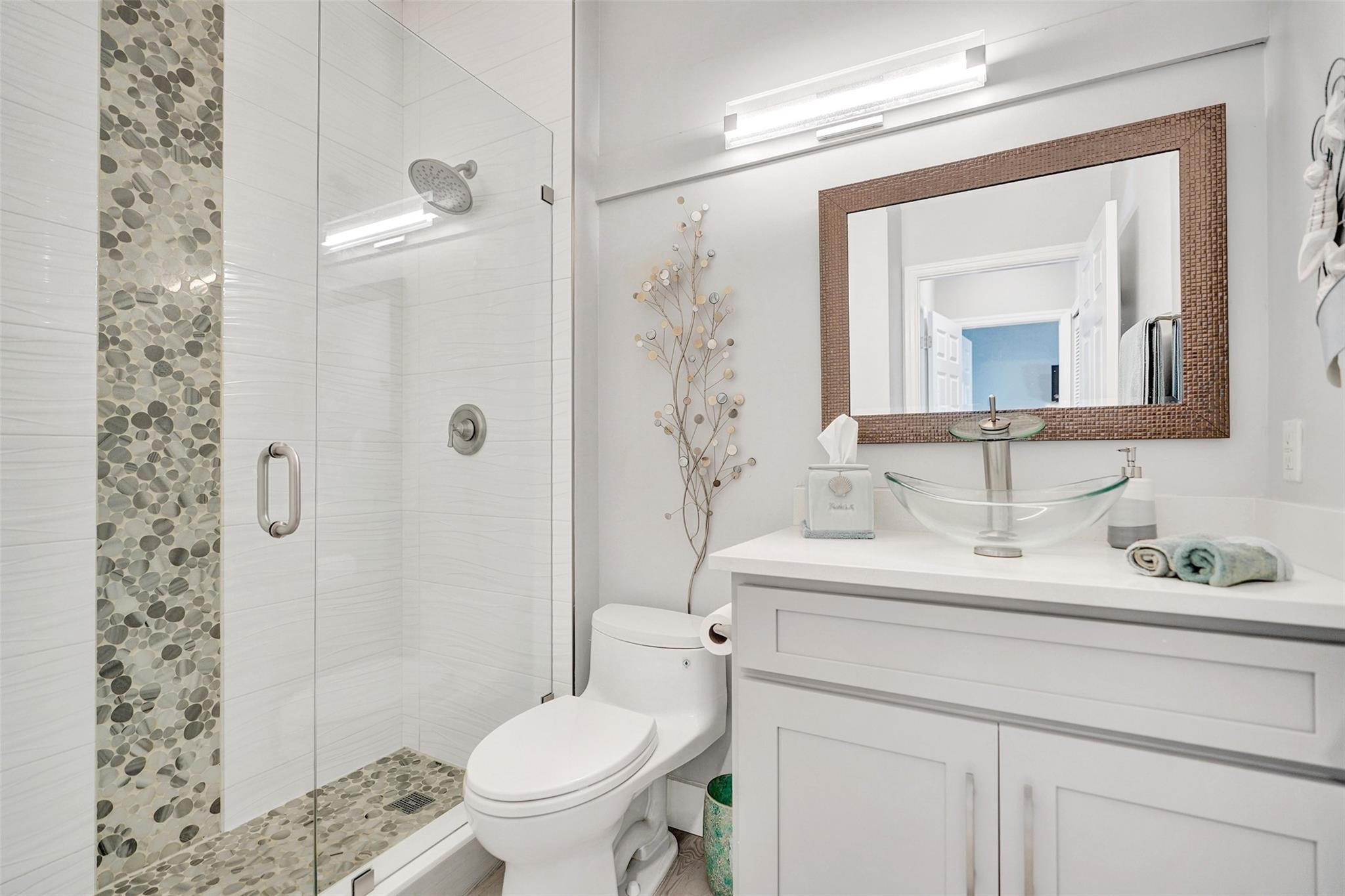 551 Anchor Pt