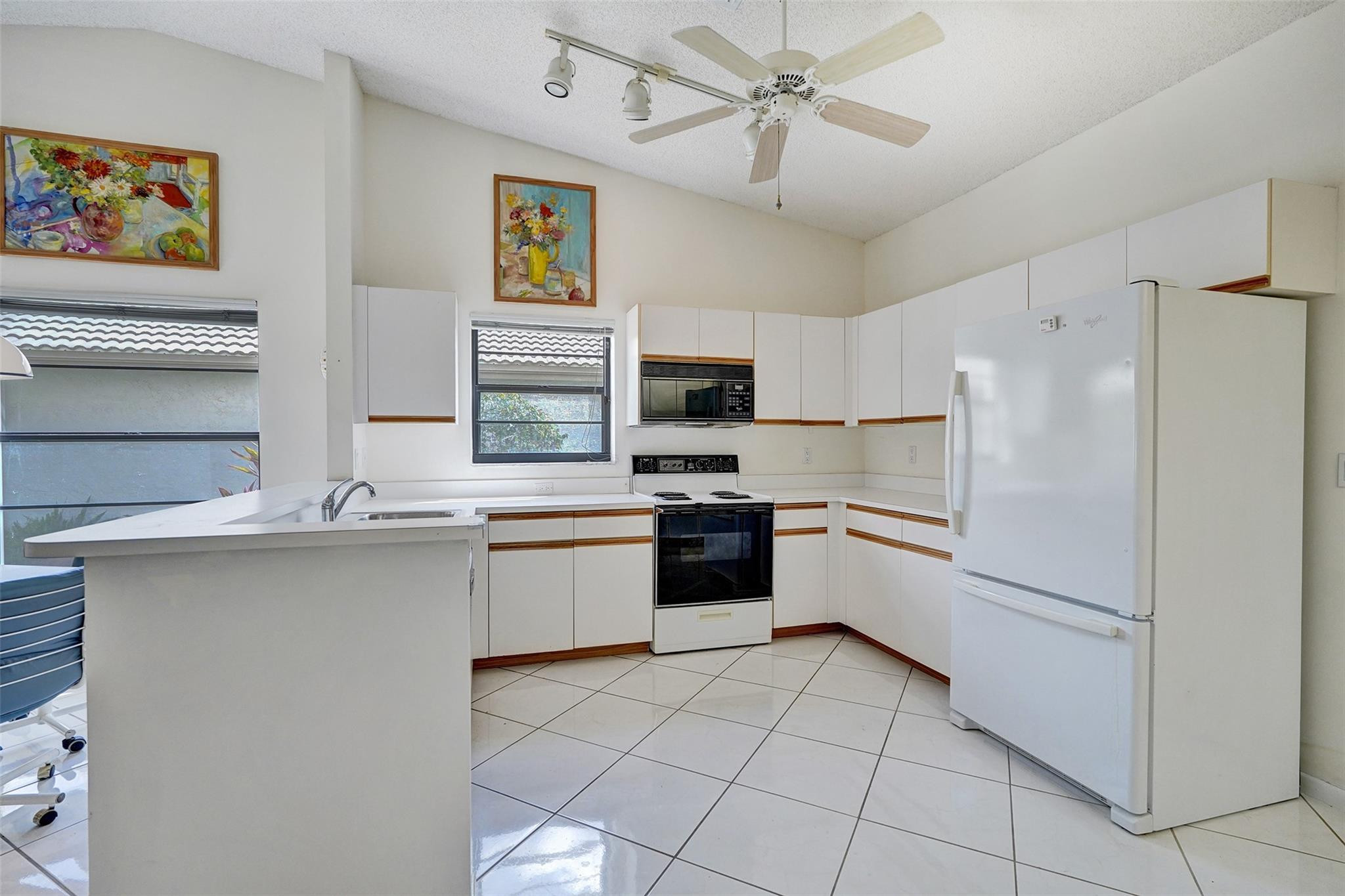 8860 Boatswain Dr