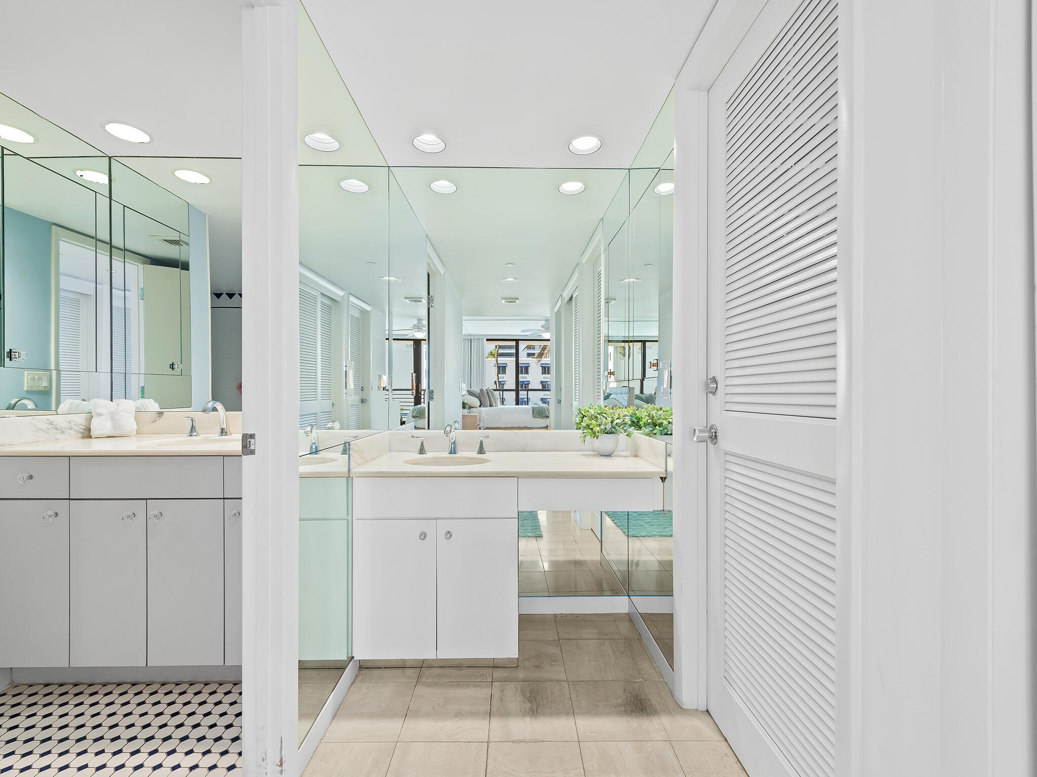 2727 S Ocean Boulevard 304