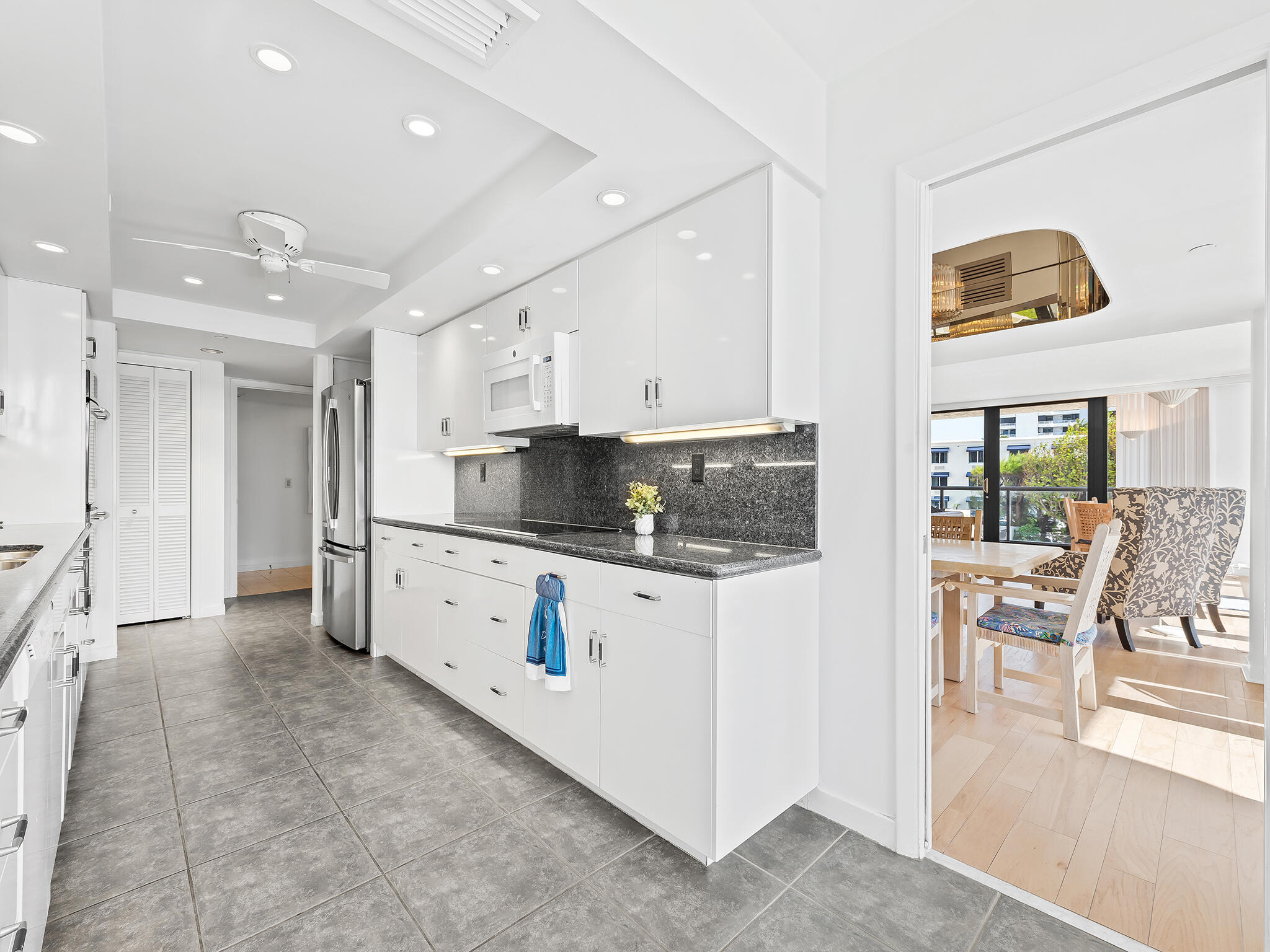 2727 S Ocean Boulevard 304