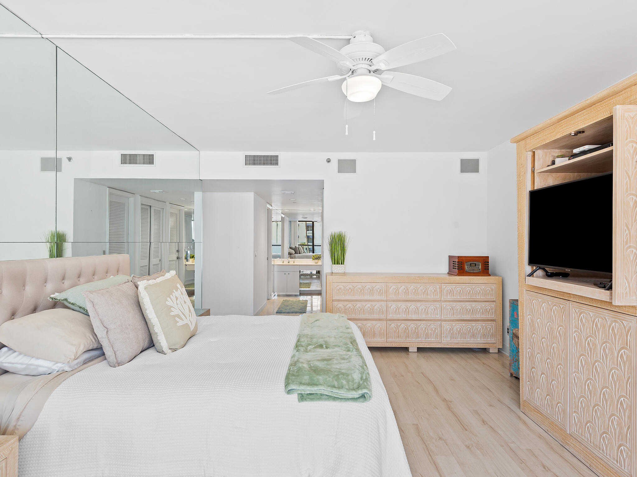 2727 S Ocean Boulevard 304